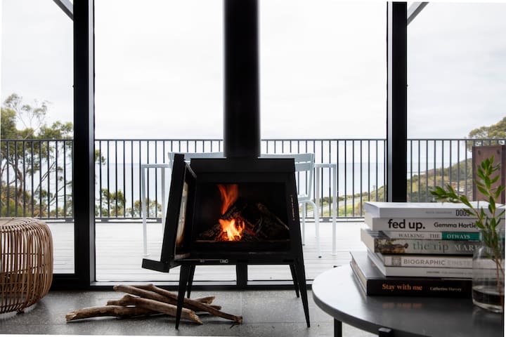 Months and Seasons – Beach House – Stunning Views gallery image 3