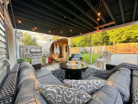The Sunset House | Beach Access-Sauna-Fire Table