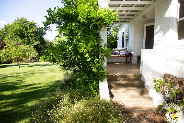 Harvest House @ Harvest Farm. Idyllic cottage stay gallery image 2