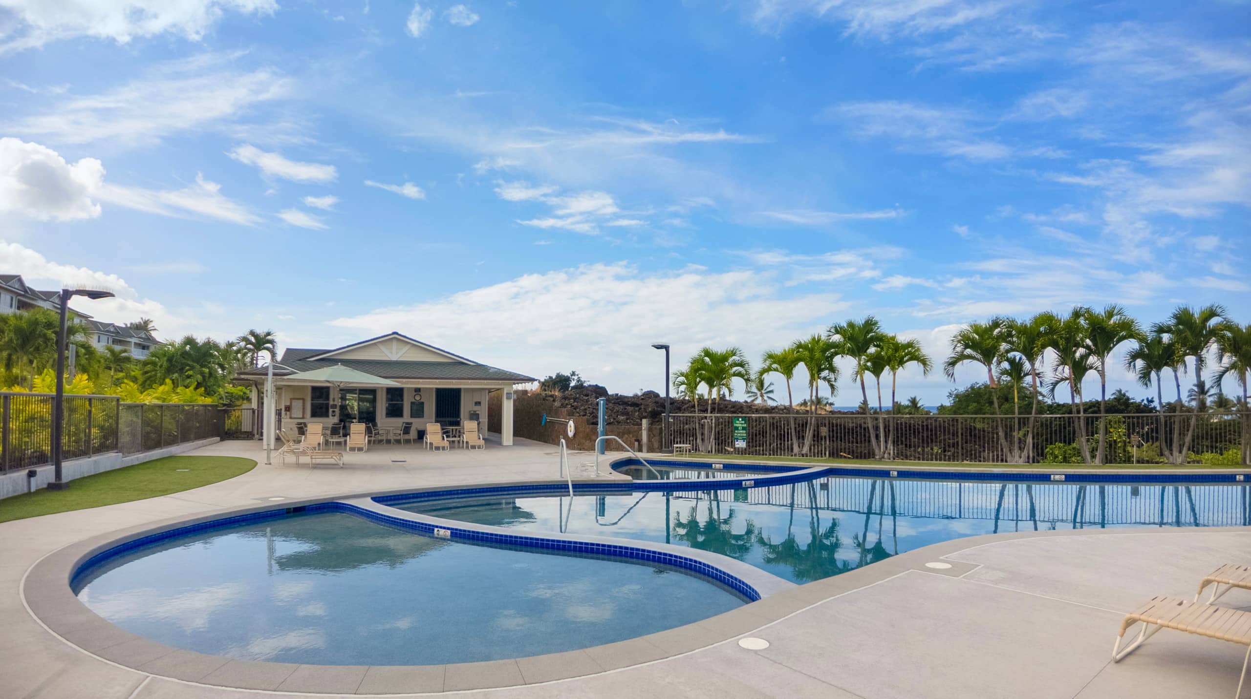 Condo in Kailua-Kona · ★5.0 · 2 bedrooms · 4 beds · 2.5 private baths - Image 2