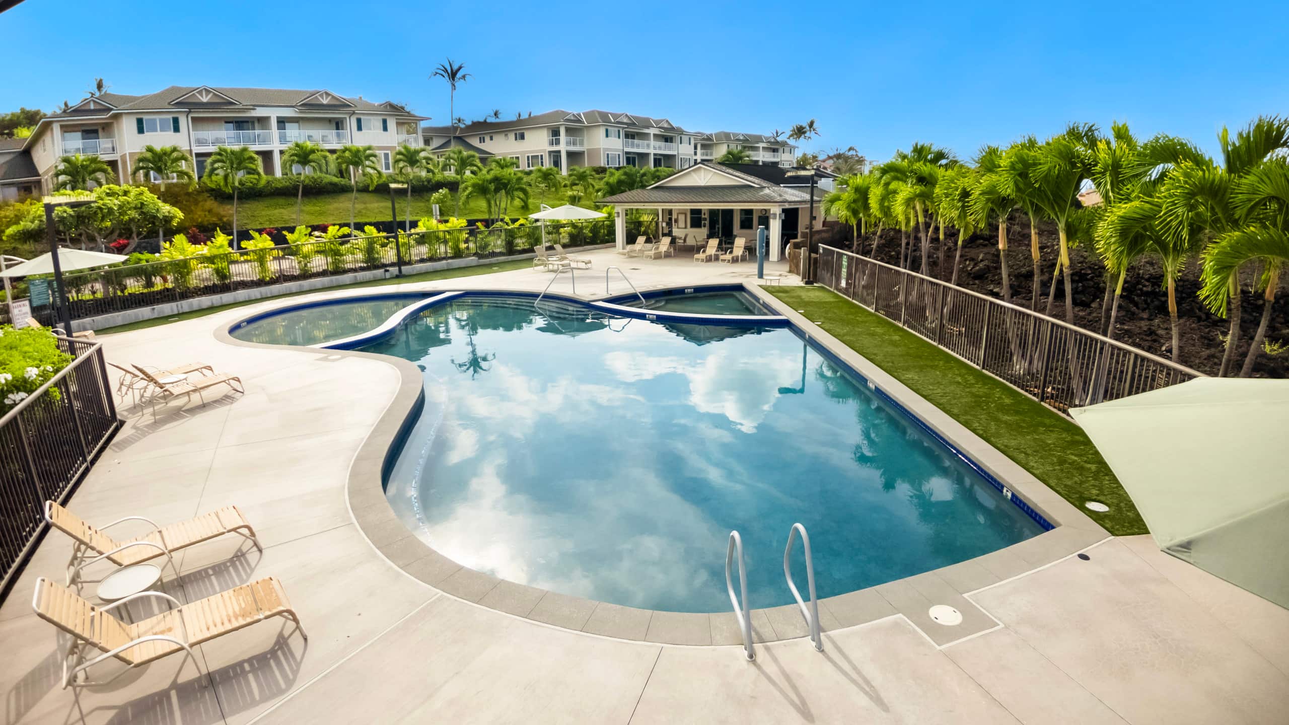 Condo in Kailua-Kona · ★5.0 · 2 bedrooms · 4 beds · 2.5 private baths - Image 28