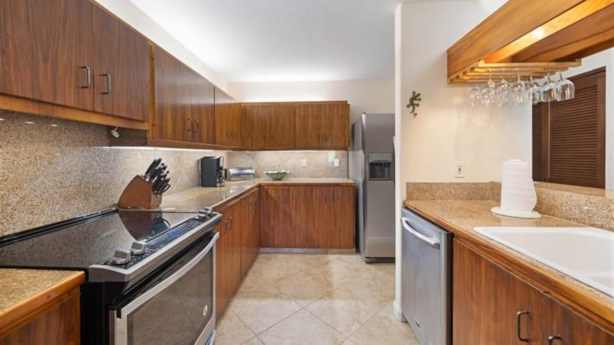 Condo in KAILUA-KONA · ★4.74 · 2 bedrooms · 2 baths - Image 14
