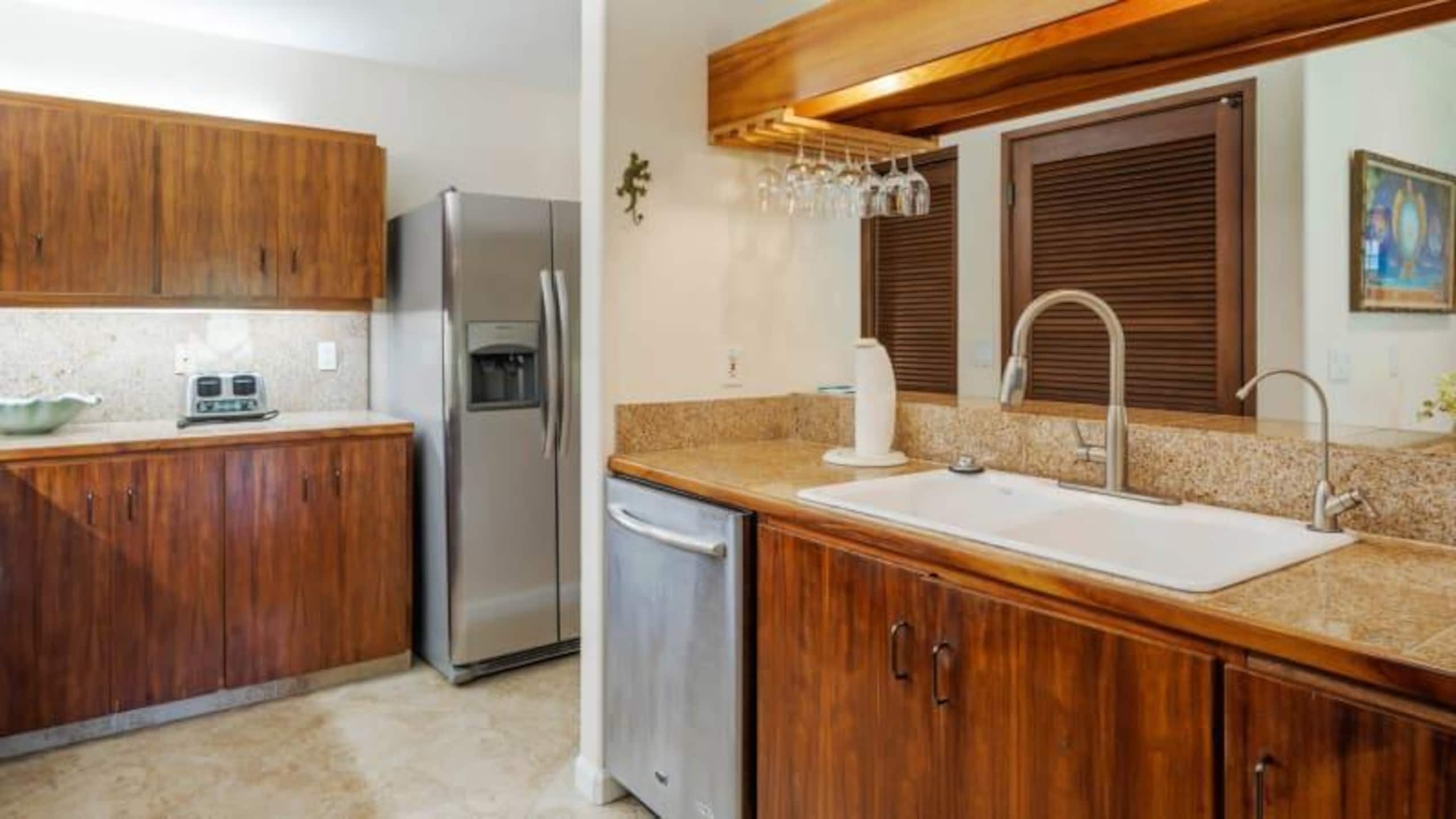 Condo in KAILUA-KONA · ★4.74 · 2 bedrooms · 2 baths - Image 13
