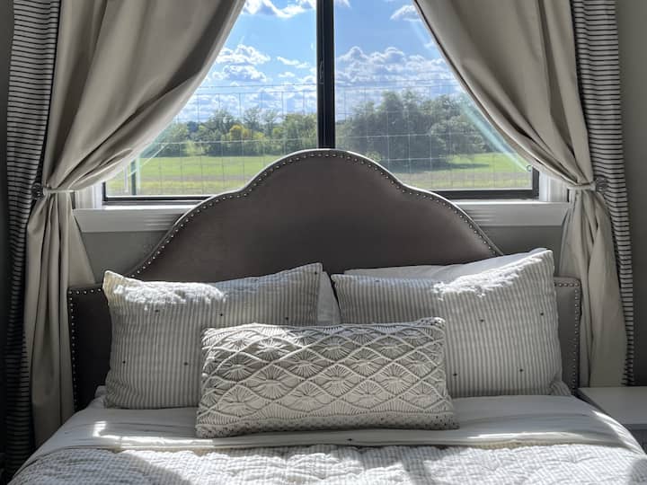 The Lazy Lavender Cottage  Bedroom with Views for miles