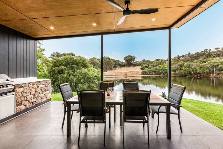 Artisan Gunyulgup—Luxe Lakeside Wellness Hideaway gallery image 2