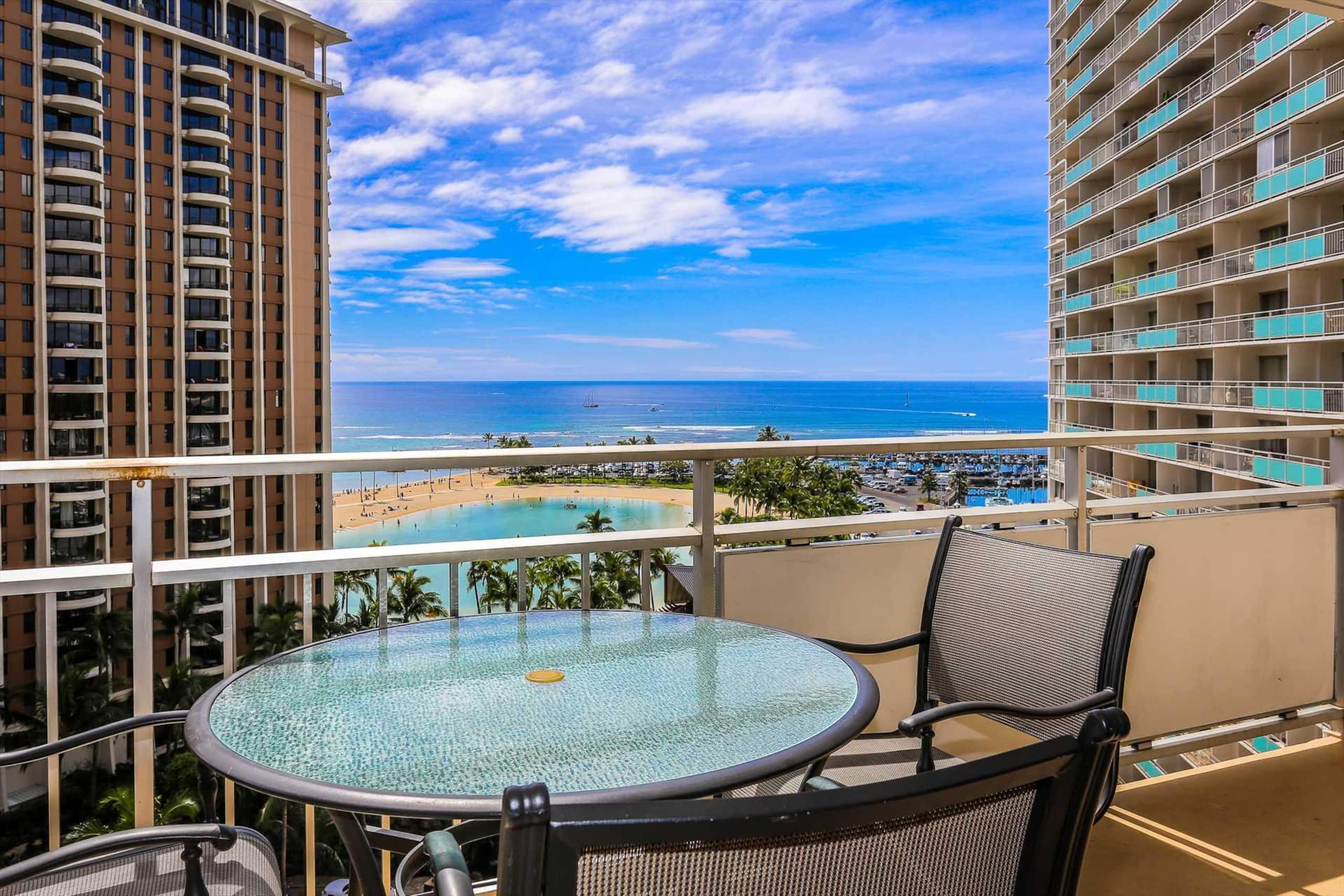 Condo in Waikiki · ★4.54 · 1 bedroom · 2 beds · 1 private bath - Image 5