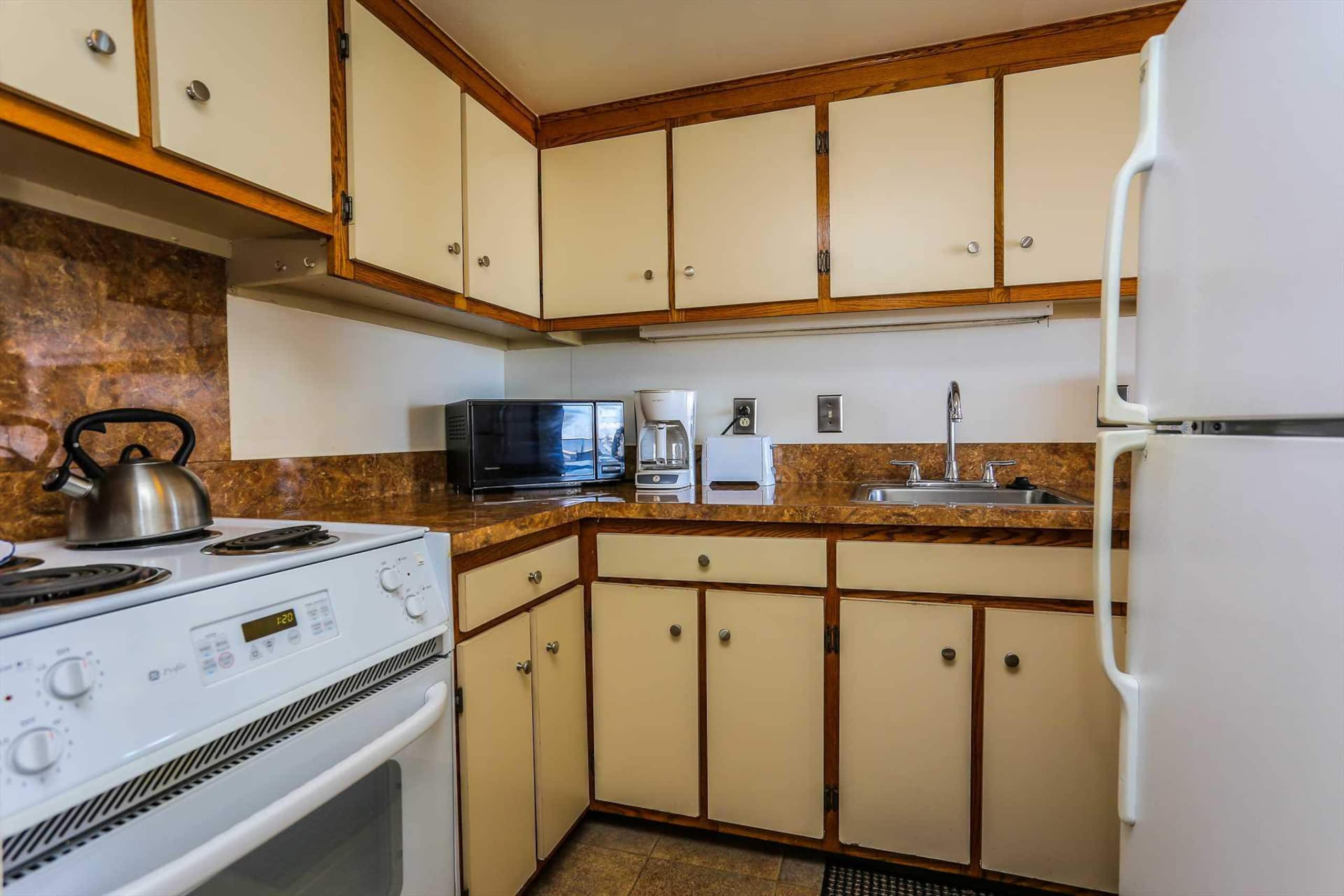 Condo in Waikiki · ★4.54 · 1 bedroom · 2 beds · 1 private bath - Image 9