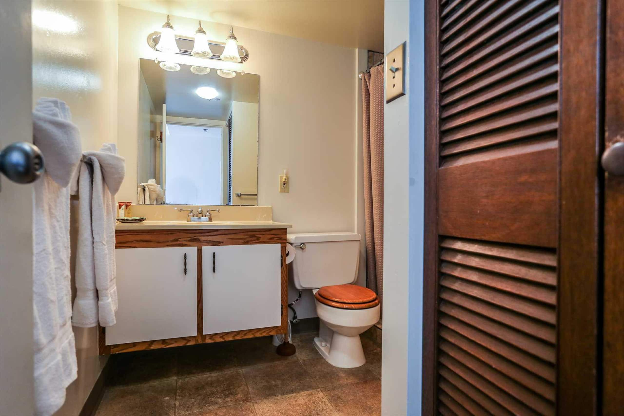 Condo in Waikiki · ★4.54 · 1 bedroom · 2 beds · 1 private bath - Image 7