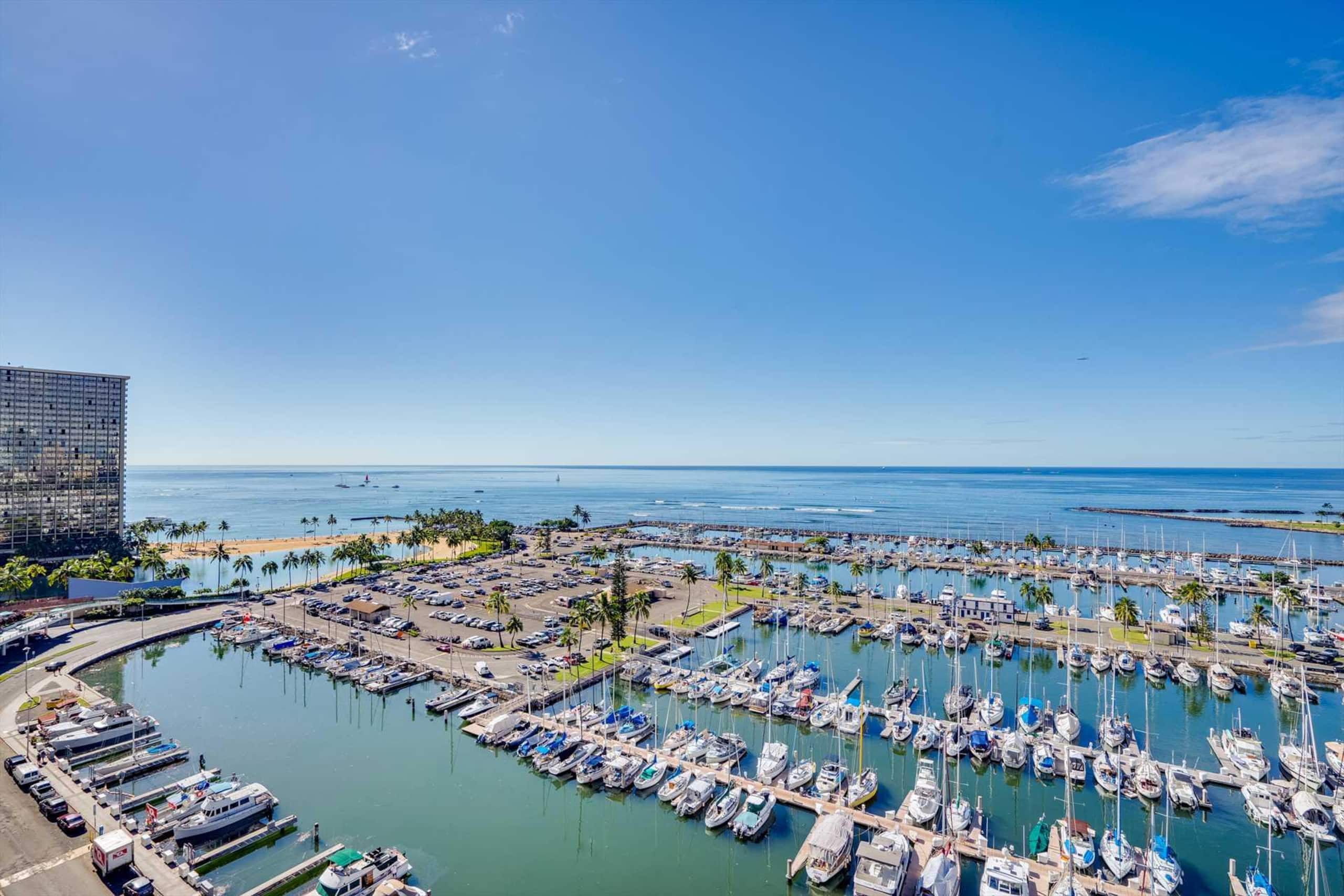 Condo in Waikiki · ★4.63 · 1 bedroom · 2 beds · 1 private bath - Image 18