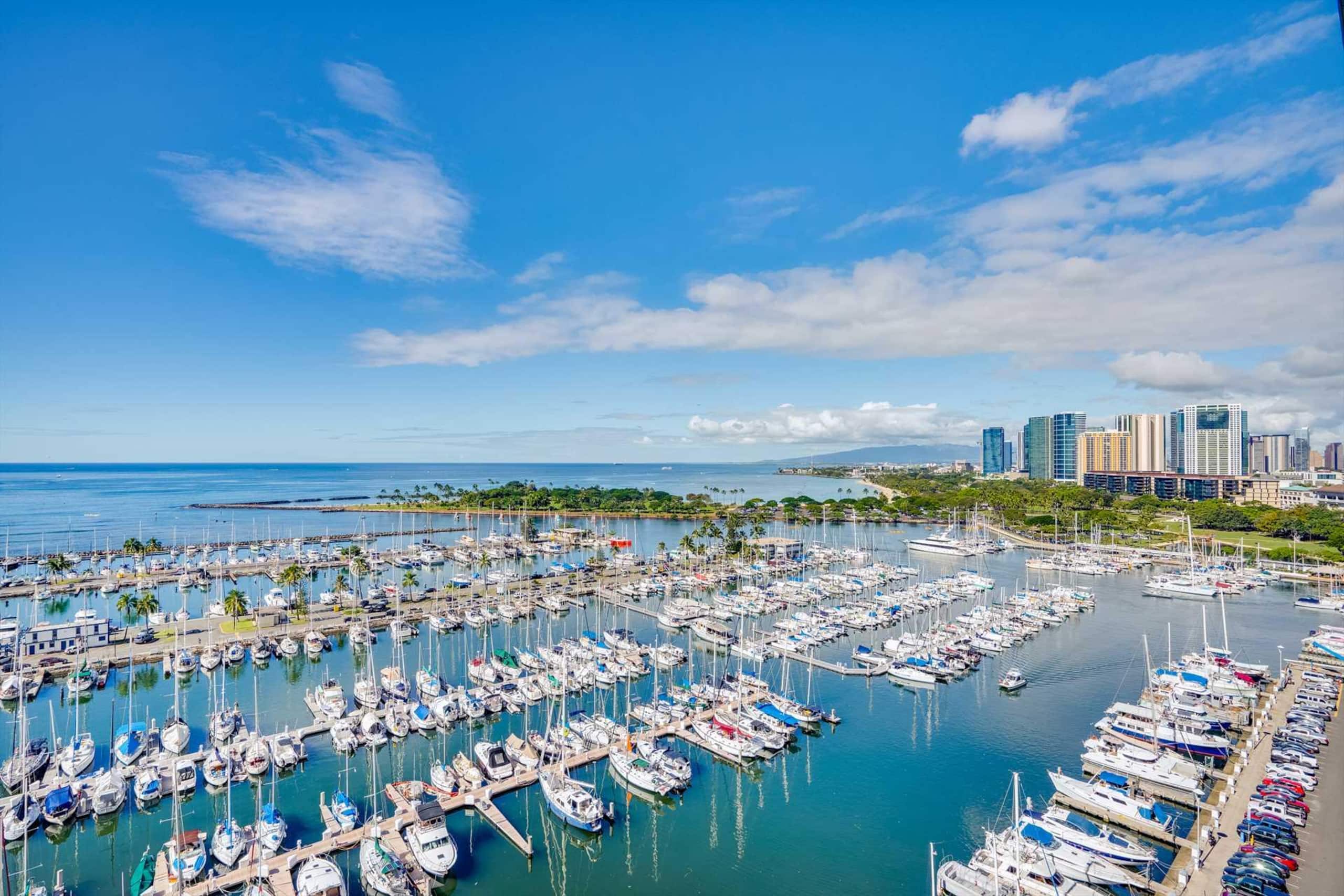 Condo in Waikiki · ★4.63 · 1 bedroom · 2 beds · 1 private bath - Image 16