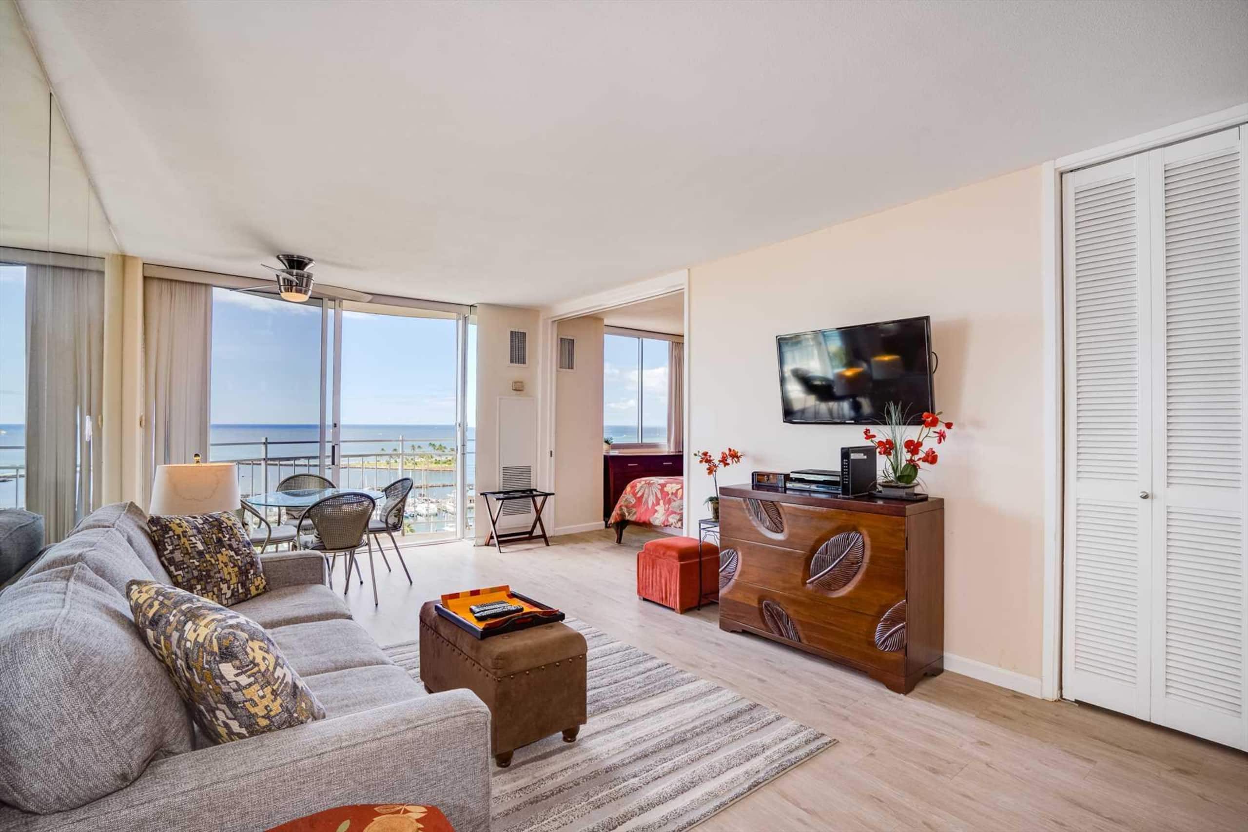 Condo in Waikiki · ★4.63 · 1 bedroom · 2 beds · 1 private bath - Image 8