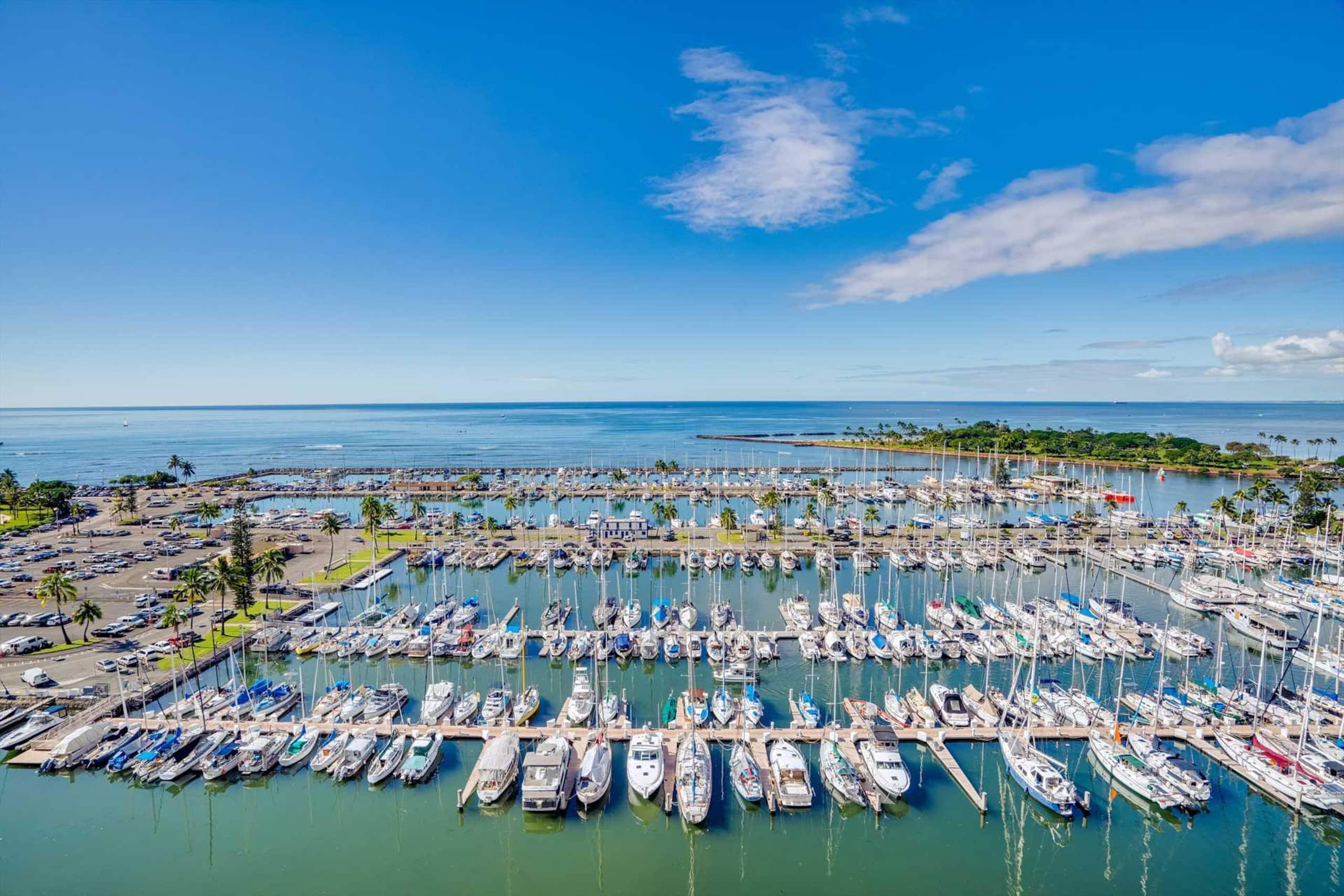 Condo in Waikiki · ★4.63 · 1 bedroom · 2 beds · 1 private bath - Image 17