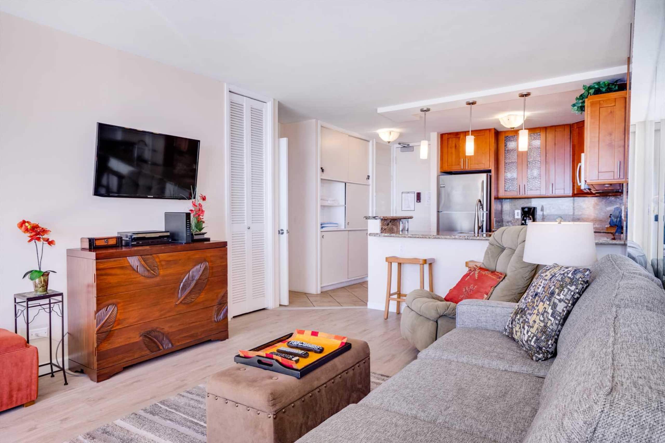 Condo in Waikiki · ★4.63 · 1 bedroom · 2 beds · 1 private bath - Image 11
