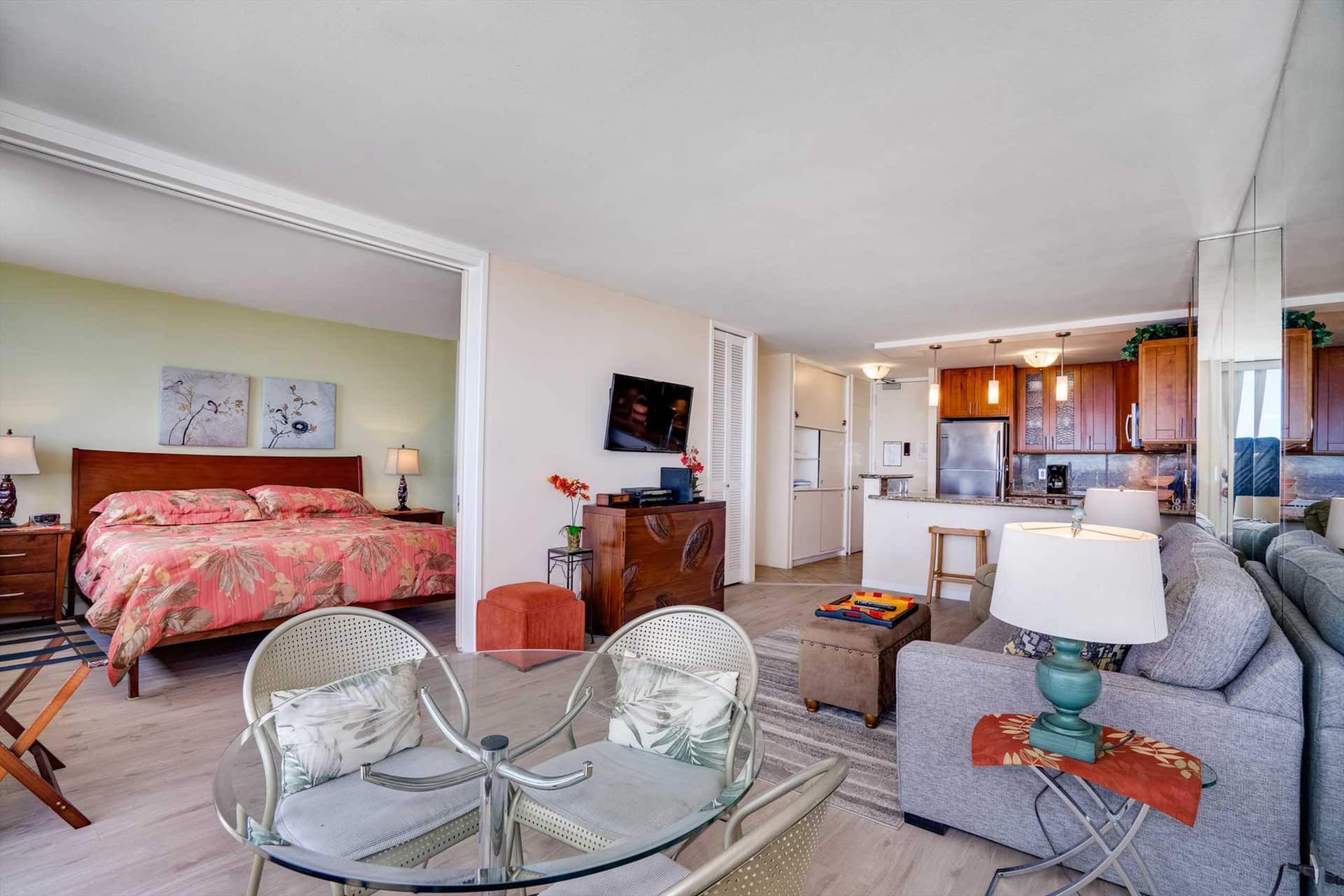 Condo in Waikiki · ★4.63 · 1 bedroom · 2 beds · 1 private bath - Image 10
