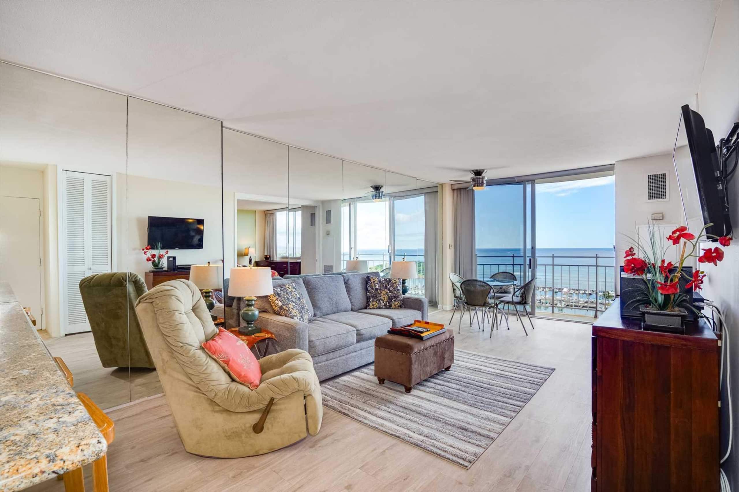 Condo in Waikiki · ★4.63 · 1 bedroom · 2 beds · 1 private bath - Image 6