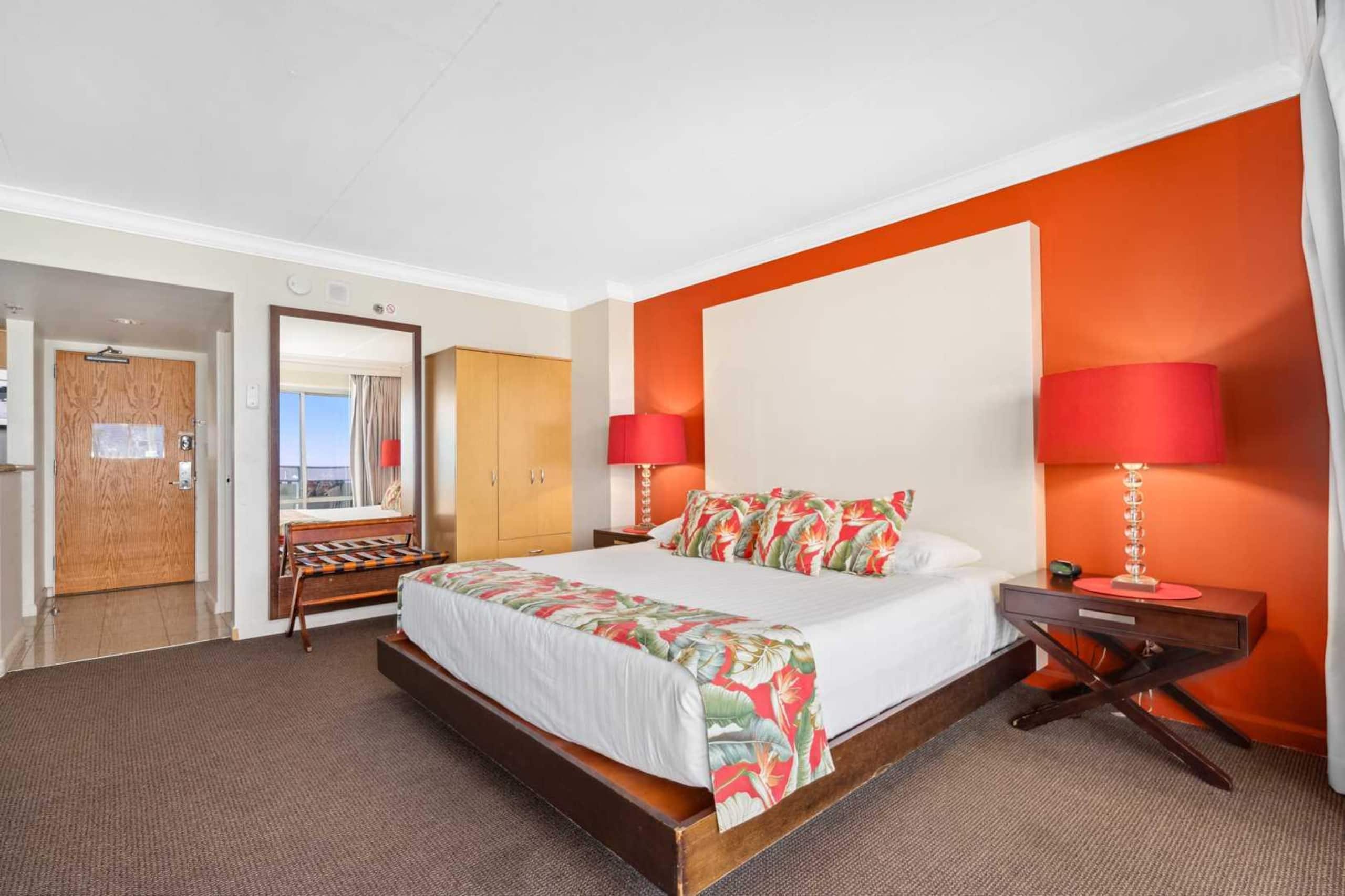 Condo in Waikiki · ★4.83 · 1 bedroom · 2 beds · 1 private bath - Image 10