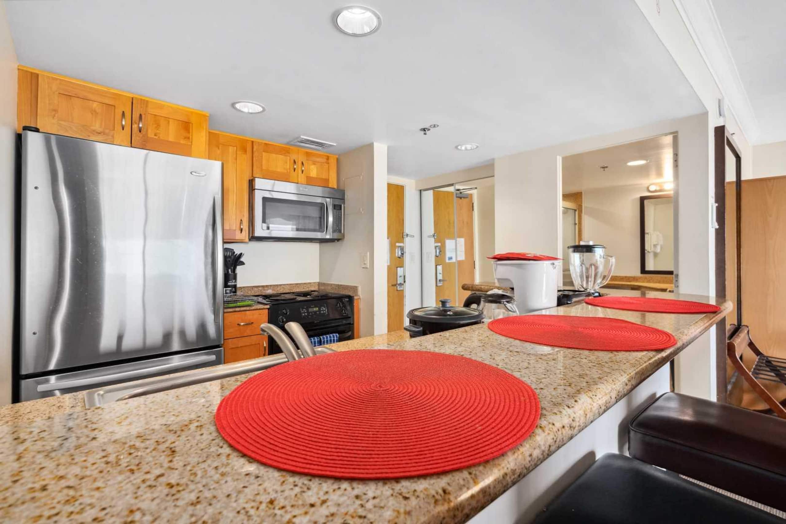 Condo in Waikiki · ★4.83 · 1 bedroom · 2 beds · 1 private bath - Image 18