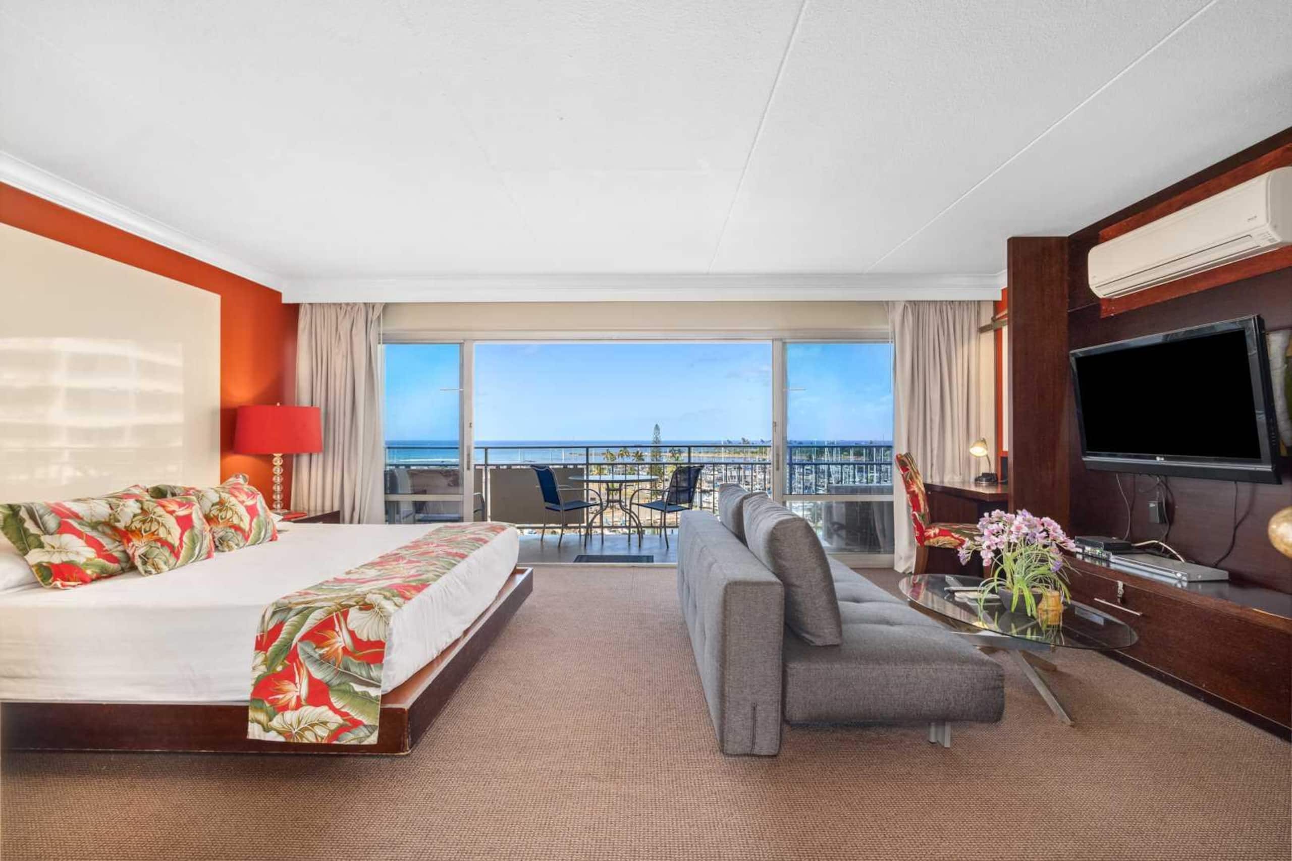 Condo in Waikiki · ★4.83 · 1 bedroom · 2 beds · 1 private bath - Image 6