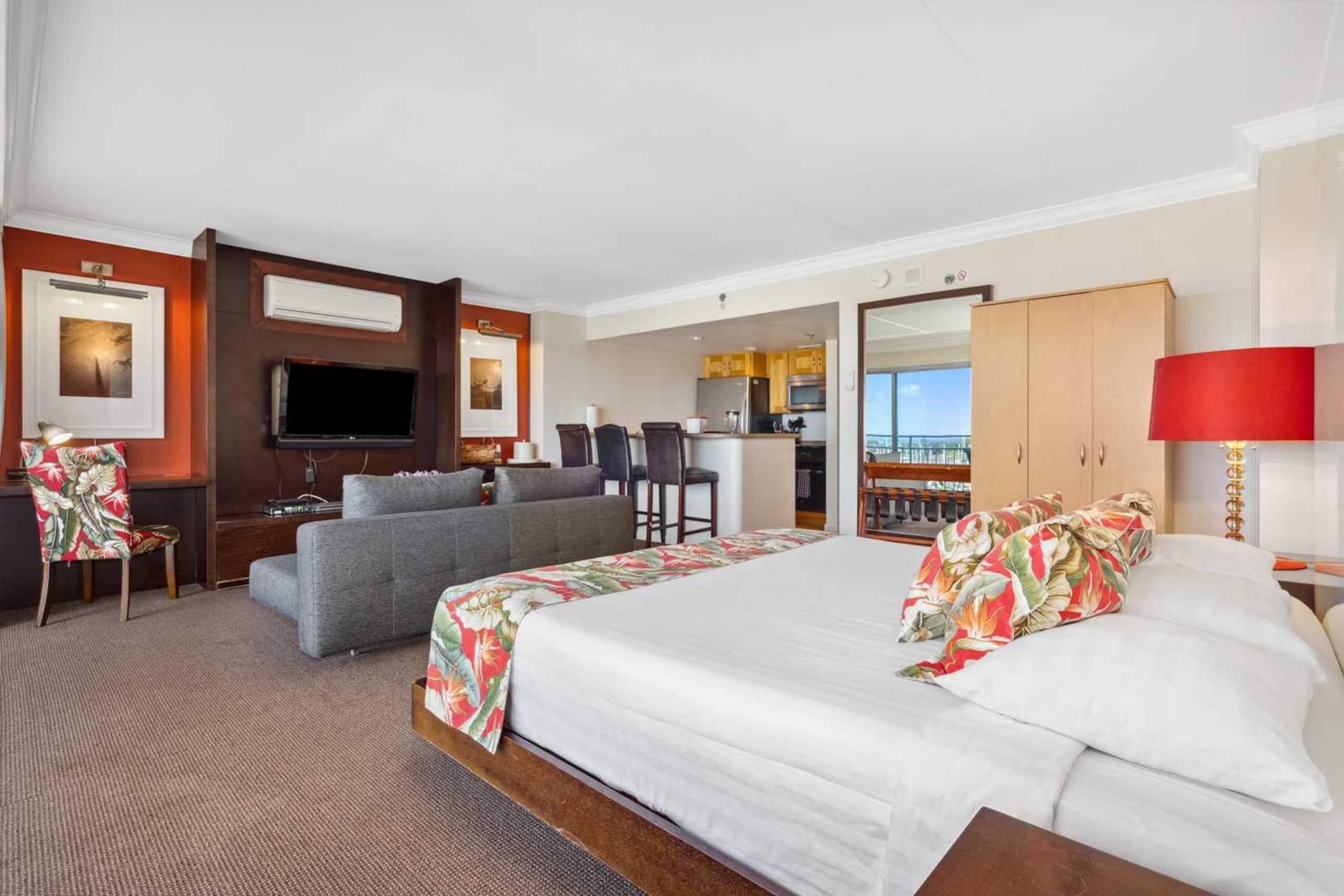Condo in Waikiki · ★4.83 · 1 bedroom · 2 beds · 1 private bath - Image 9