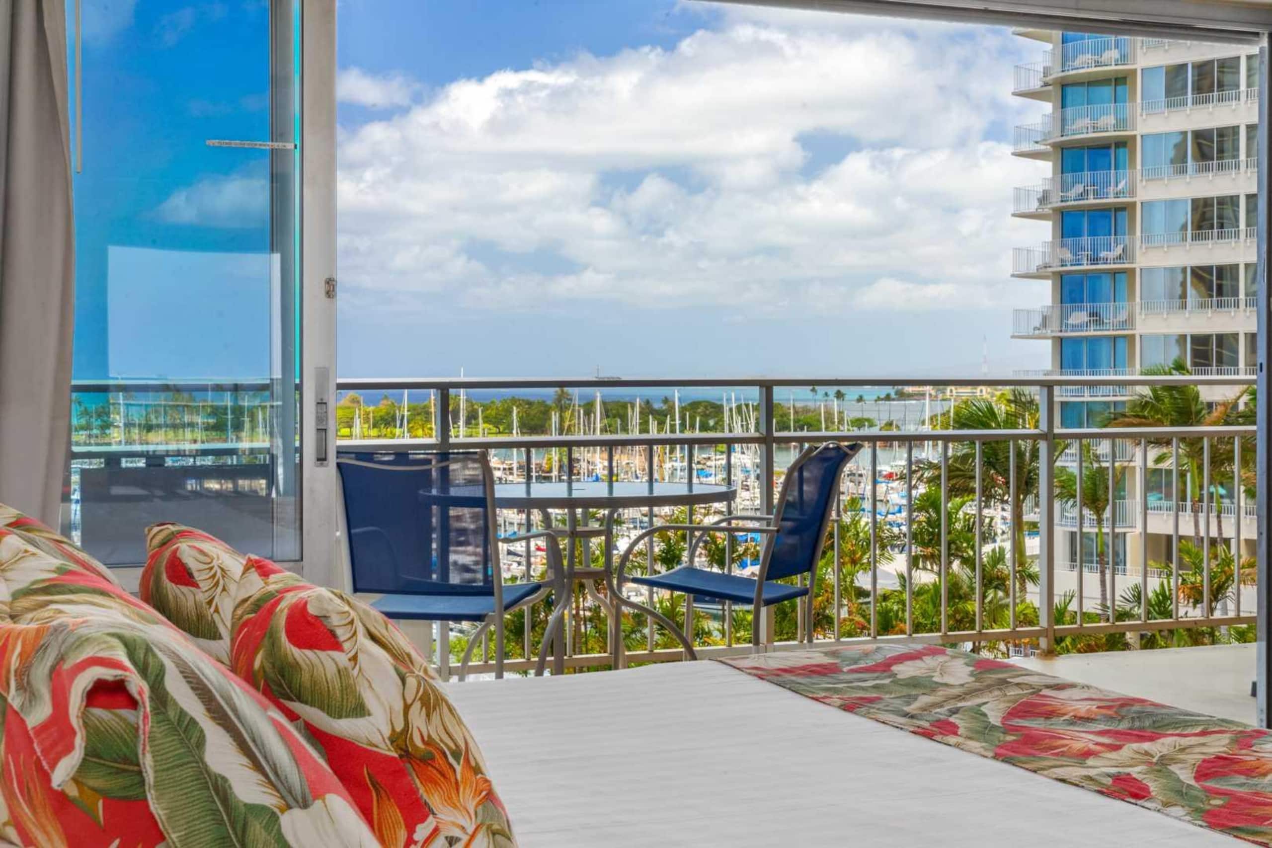 Condo in Waikiki · ★4.83 · 1 bedroom · 2 beds · 1 private bath - Image 3