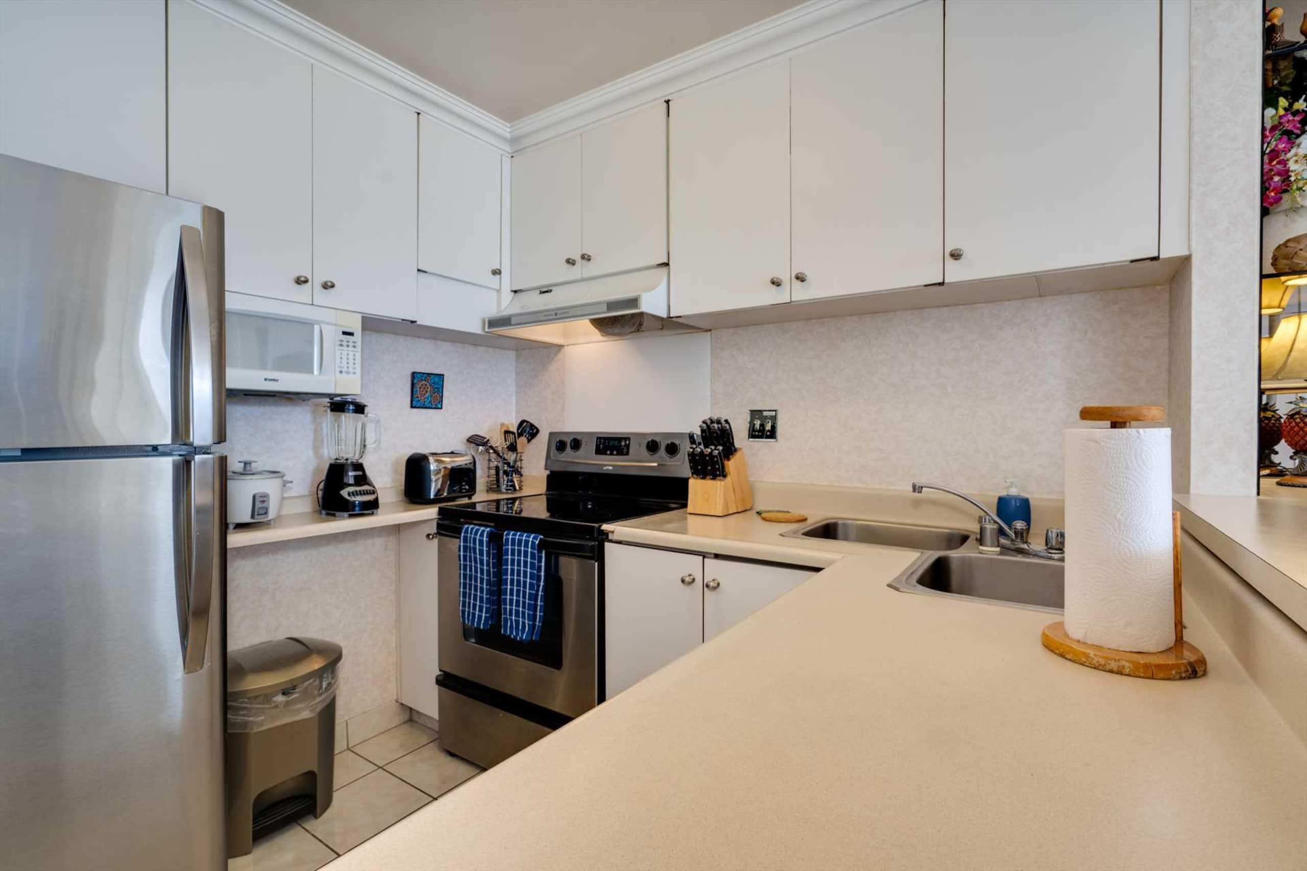 Condo in Honolulu · ★4.58 · 1 bedroom · 2 beds · 1 private bath - Image 21