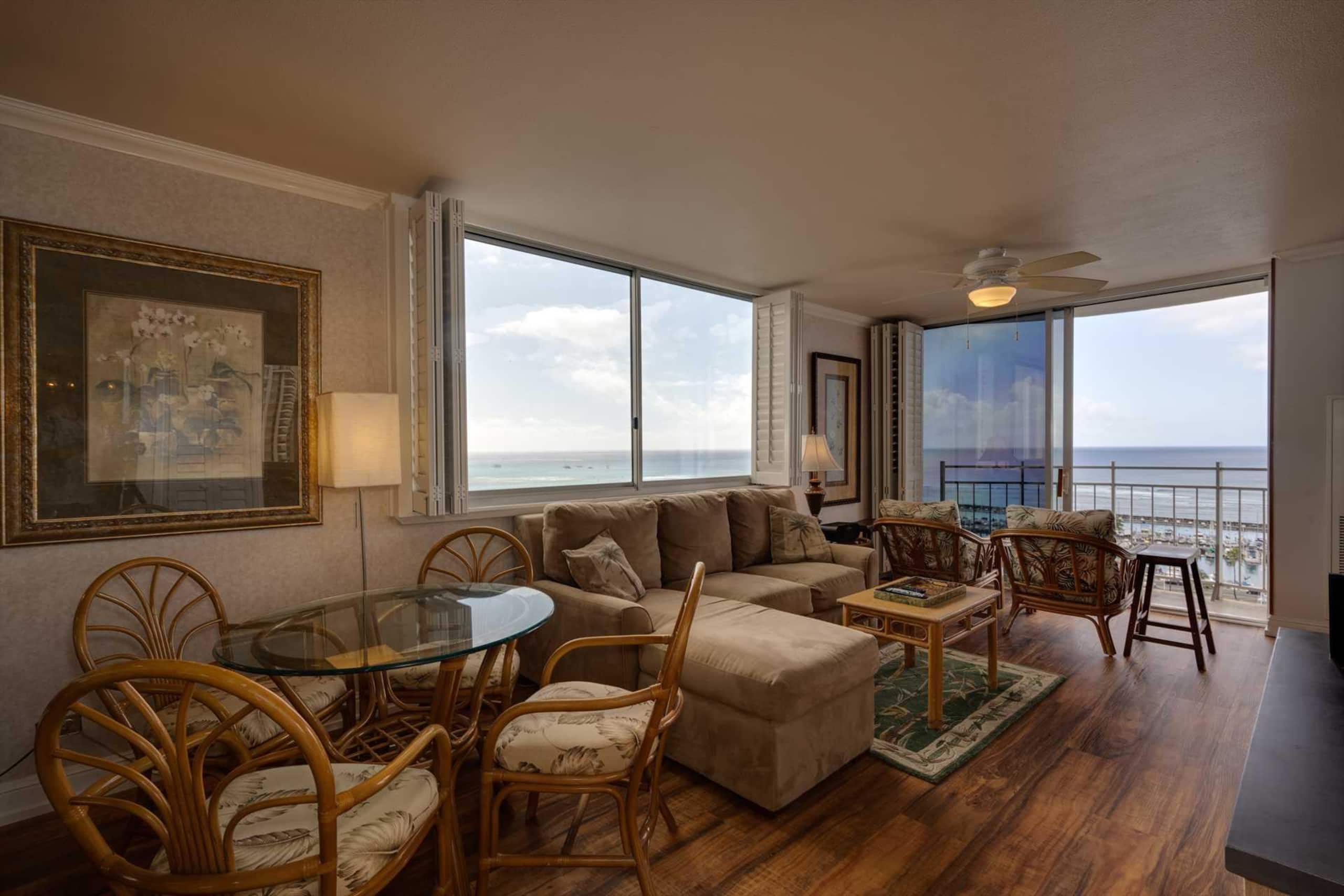 Condo in Honolulu · ★4.58 · 1 bedroom · 2 beds · 1 private bath - Image 16