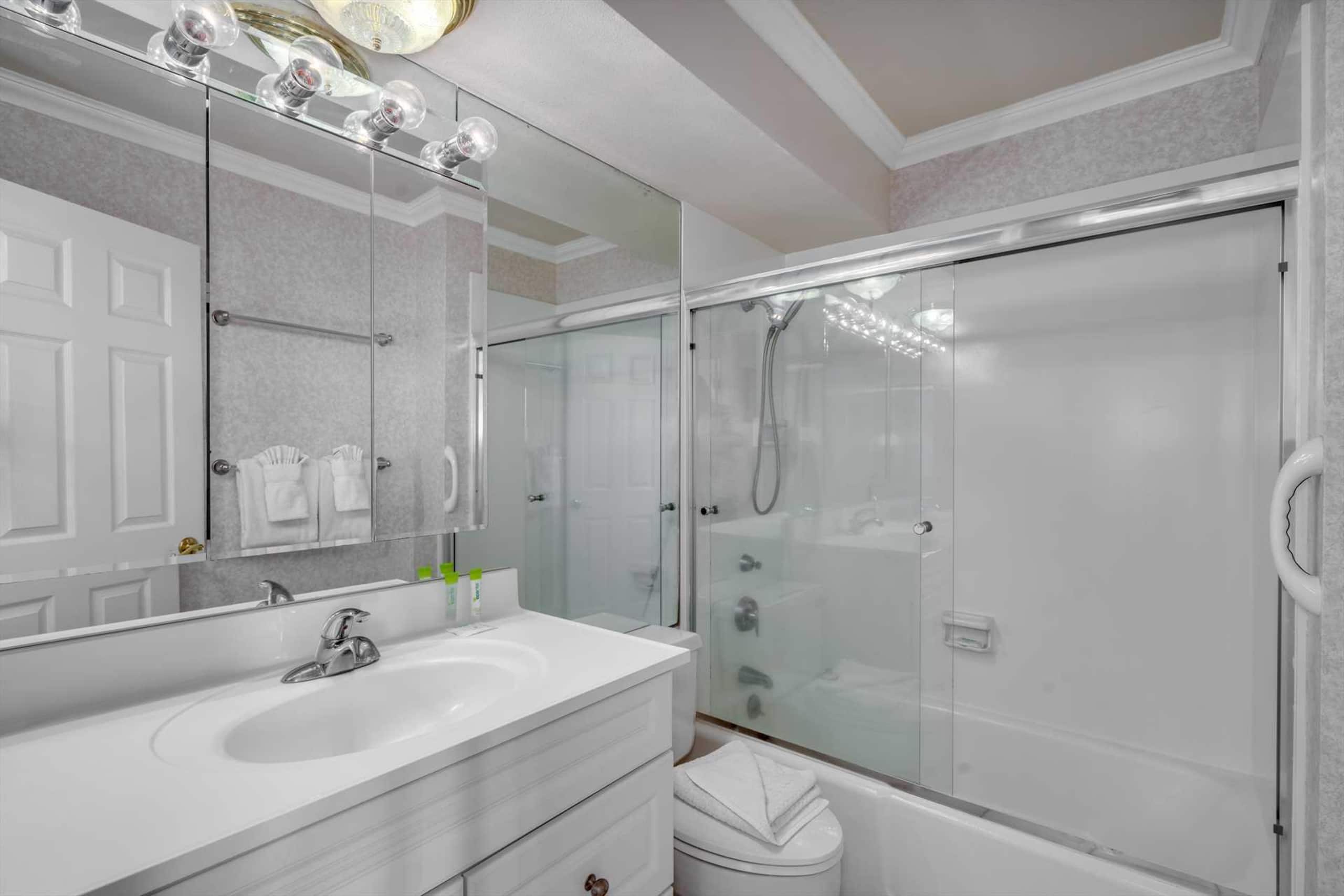 Condo in Honolulu · ★4.58 · 1 bedroom · 2 beds · 1 private bath - Image 30