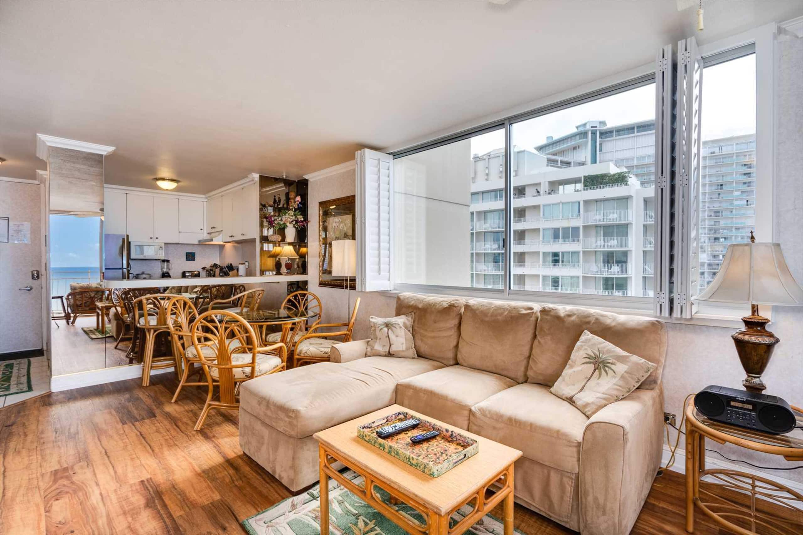 Condo in Honolulu · ★4.58 · 1 bedroom · 2 beds · 1 private bath - Image 7