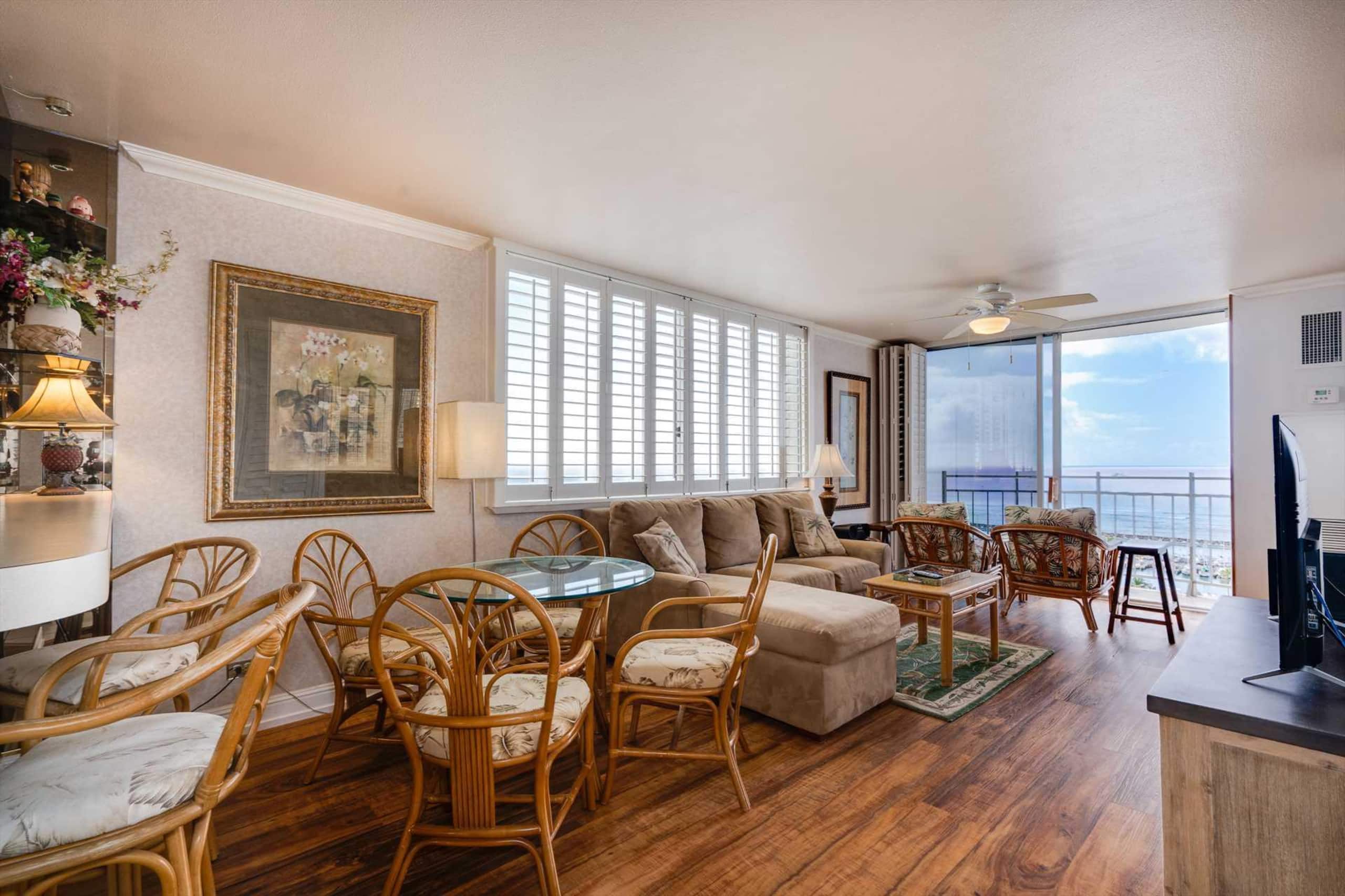 Condo in Honolulu · ★4.58 · 1 bedroom · 2 beds · 1 private bath - Image 15