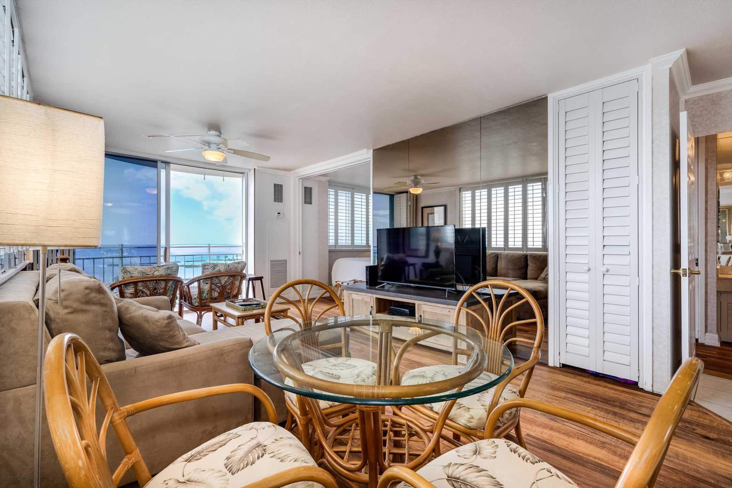 Condo in Honolulu · ★4.58 · 1 bedroom · 2 beds · 1 private bath - Image 14