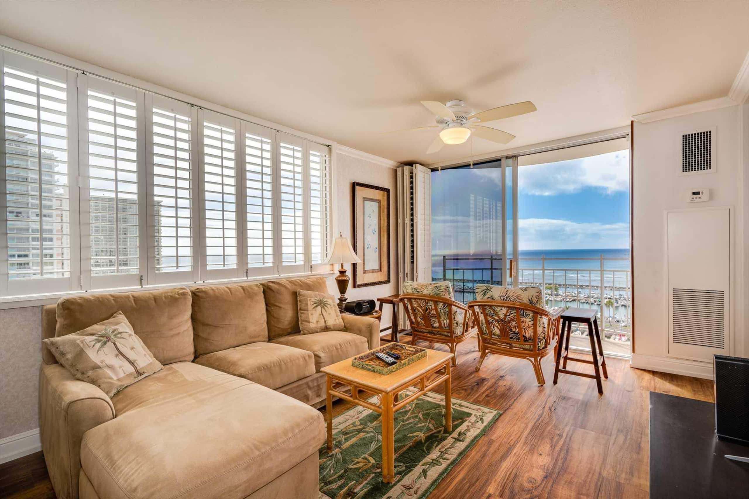 Condo in Honolulu · ★4.58 · 1 bedroom · 2 beds · 1 private bath - Image 17
