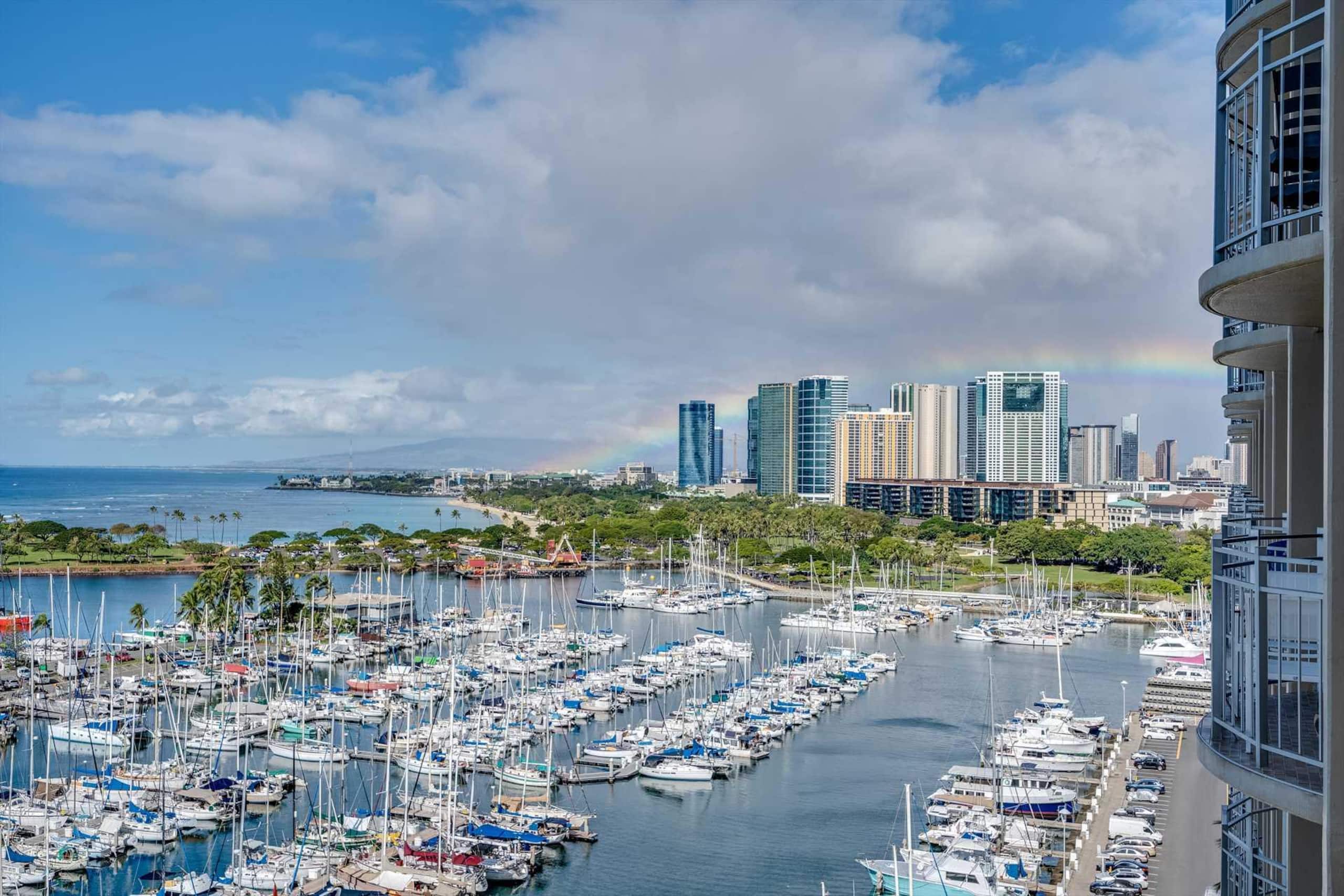 Condo in Honolulu · ★4.58 · 1 bedroom · 2 beds · 1 private bath - Image 6
