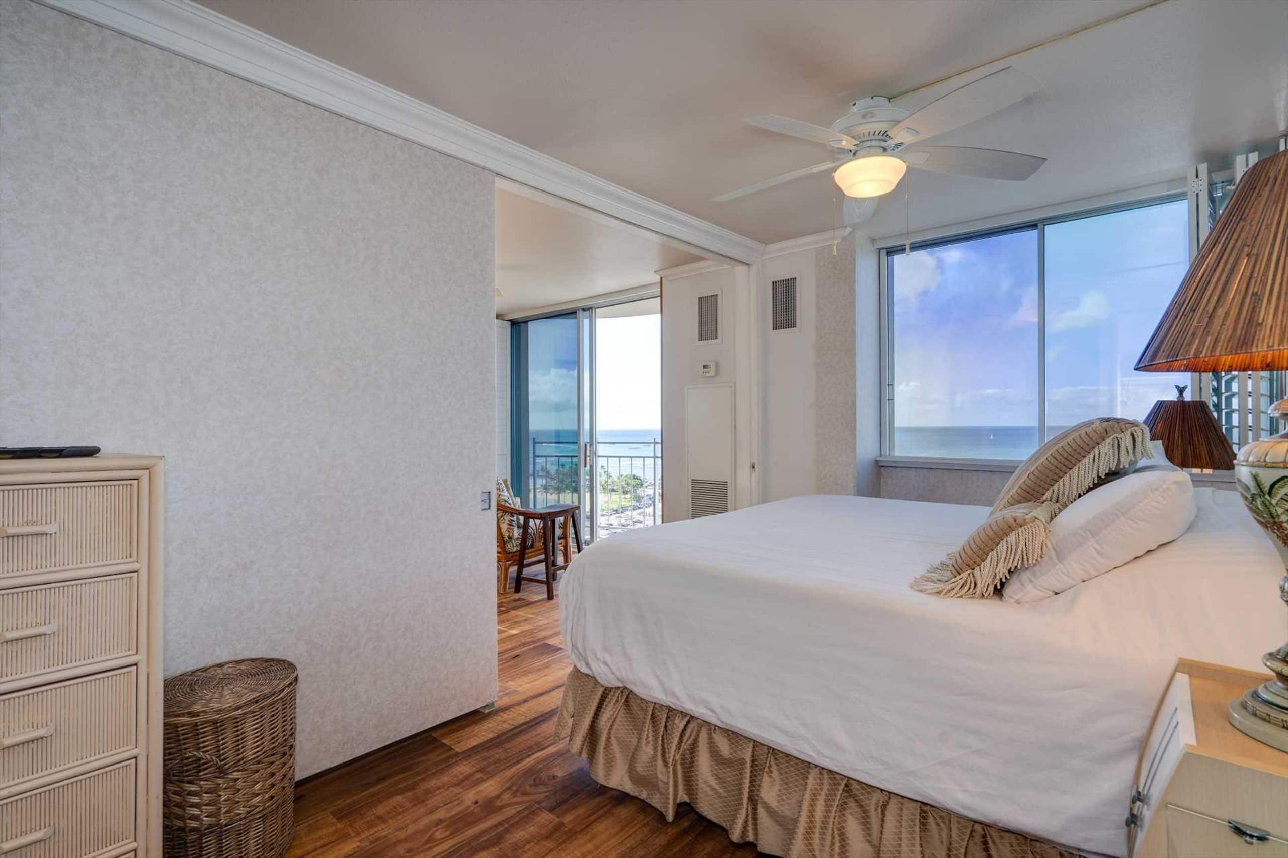 Condo in Honolulu · ★4.58 · 1 bedroom · 2 beds · 1 private bath - Image 10