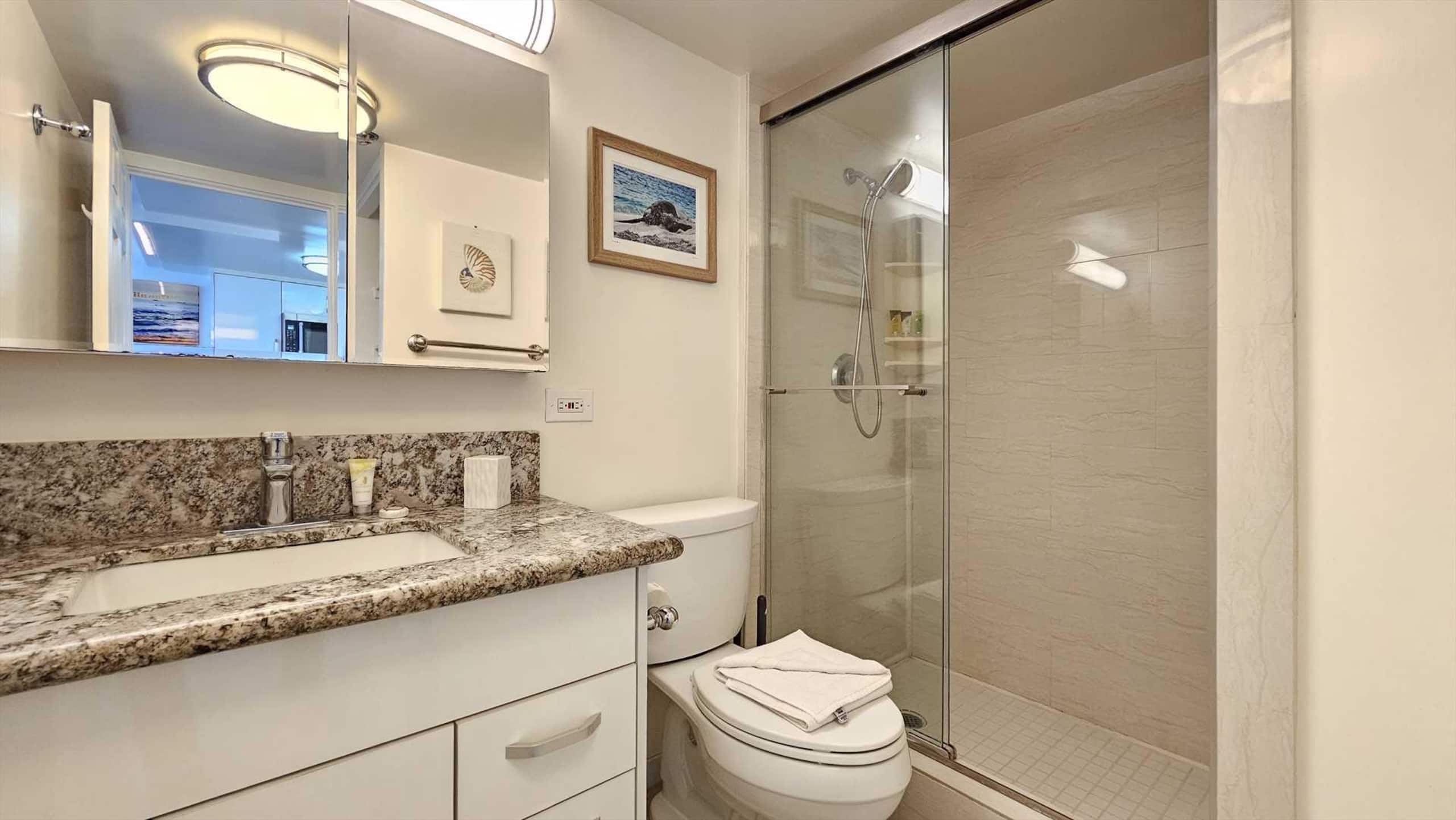 Condo in Waikiki · ★4.7 · 1 bedroom · 2 beds · 1 private bath - Image 6