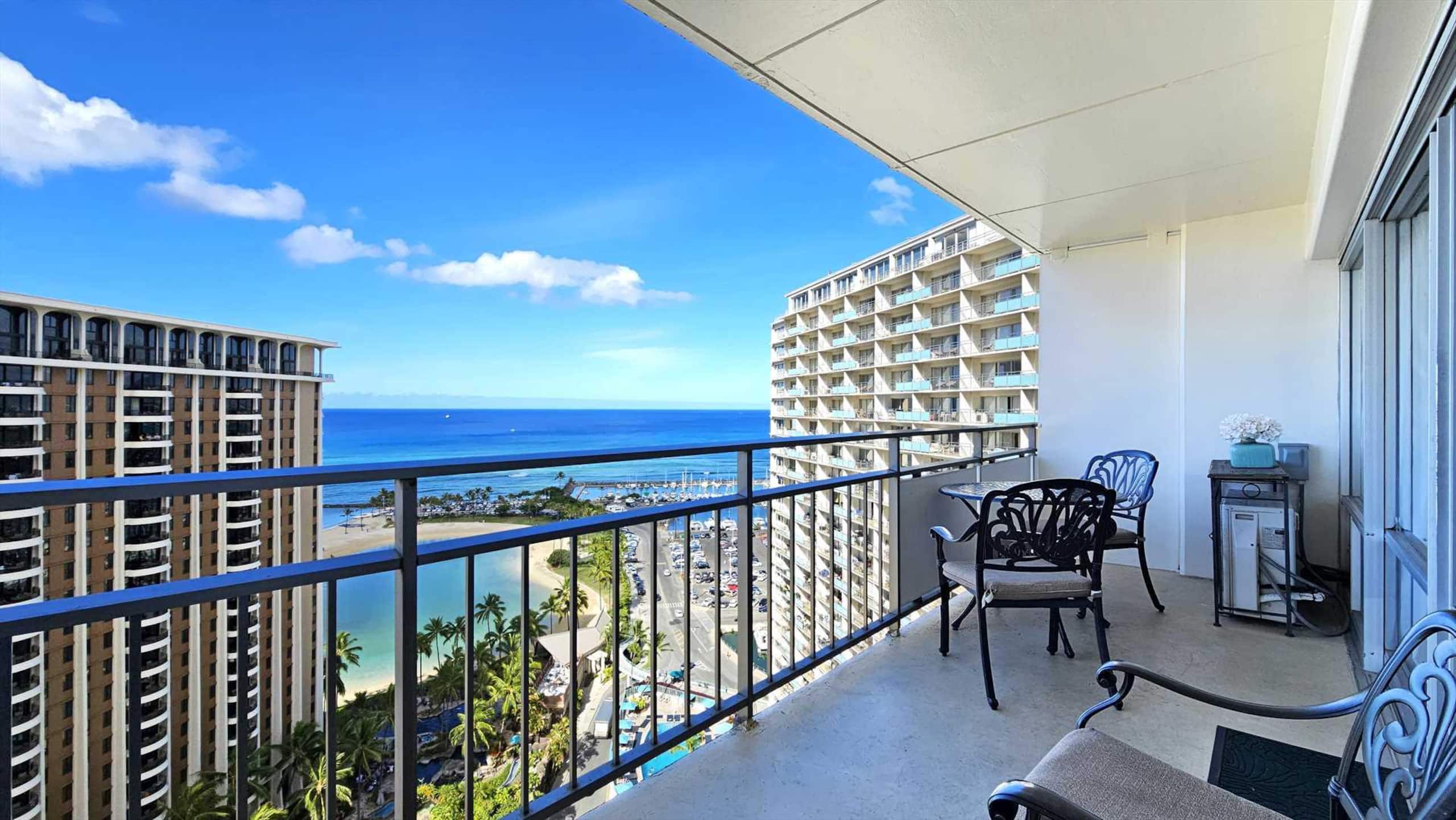 Condo in Waikiki · ★4.7 · 1 bedroom · 2 beds · 1 private bath - Image 2