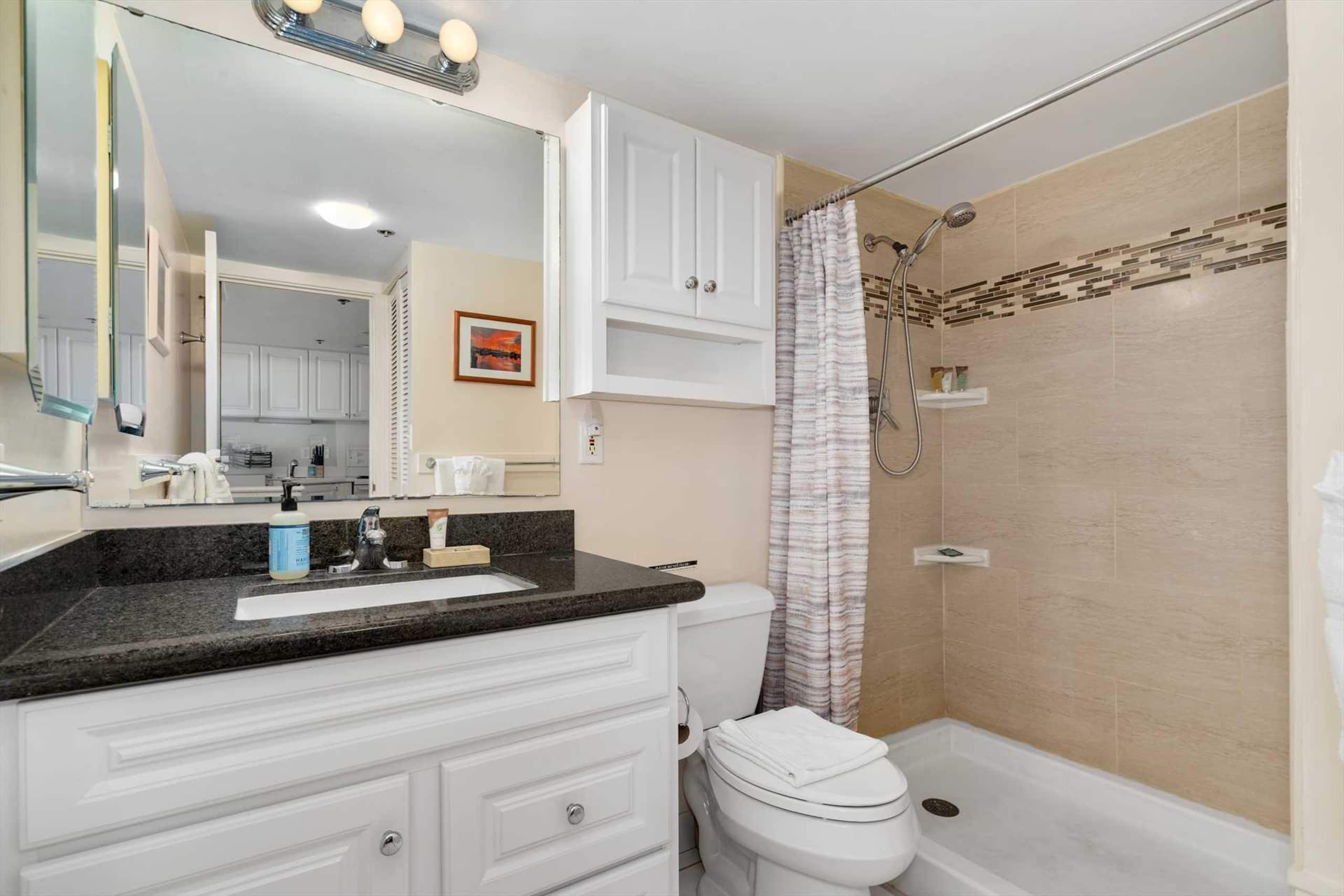 Condo in Waikiki · ★4.63 · 1 bedroom · 2 beds · 1 private bath - Image 20