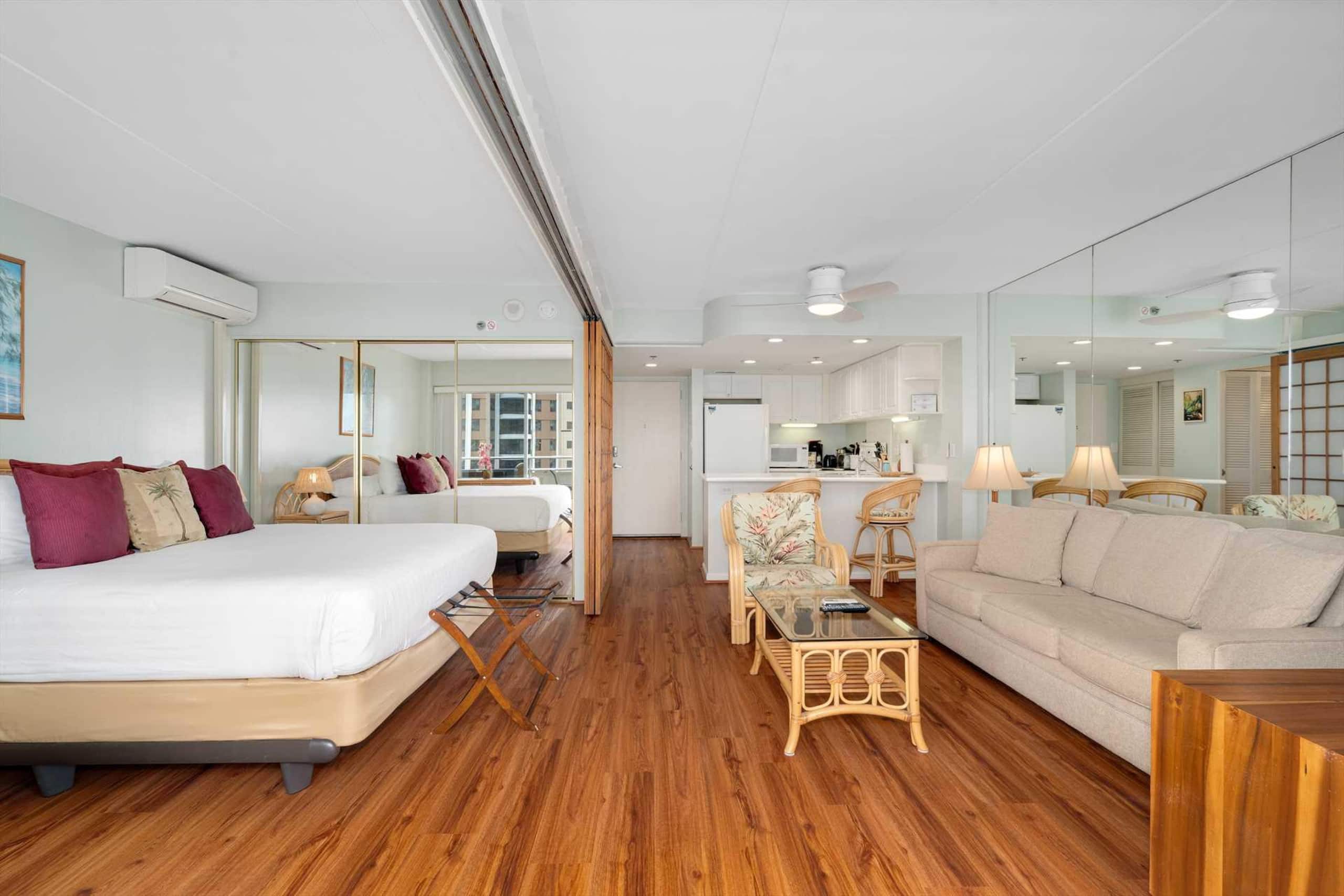 Condo in Waikiki · ★4.63 · 1 bedroom · 2 beds · 1 private bath - Image 14