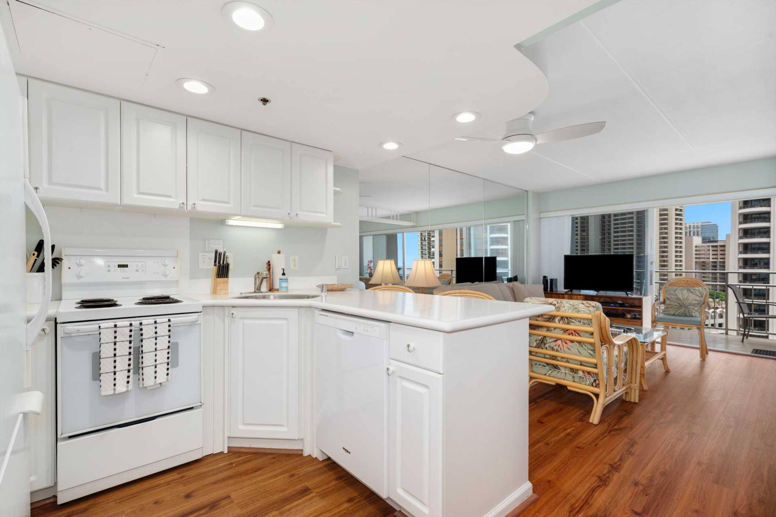 Condo in Waikiki · ★4.63 · 1 bedroom · 2 beds · 1 private bath - Image 7