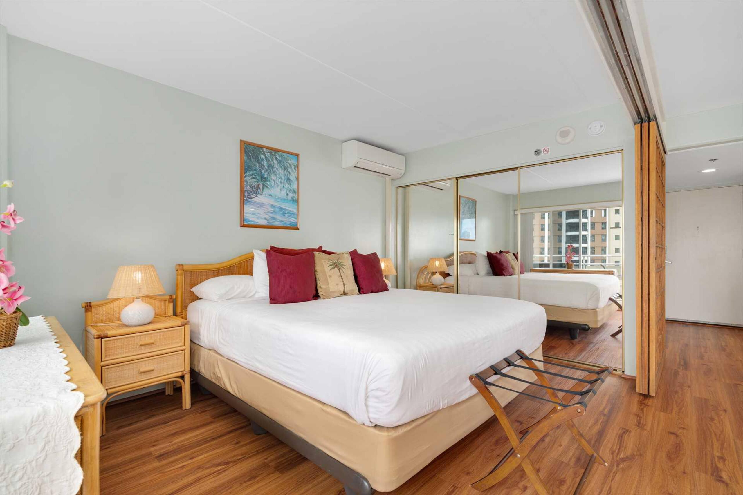 Condo in Waikiki · ★4.63 · 1 bedroom · 2 beds · 1 private bath - Image 13