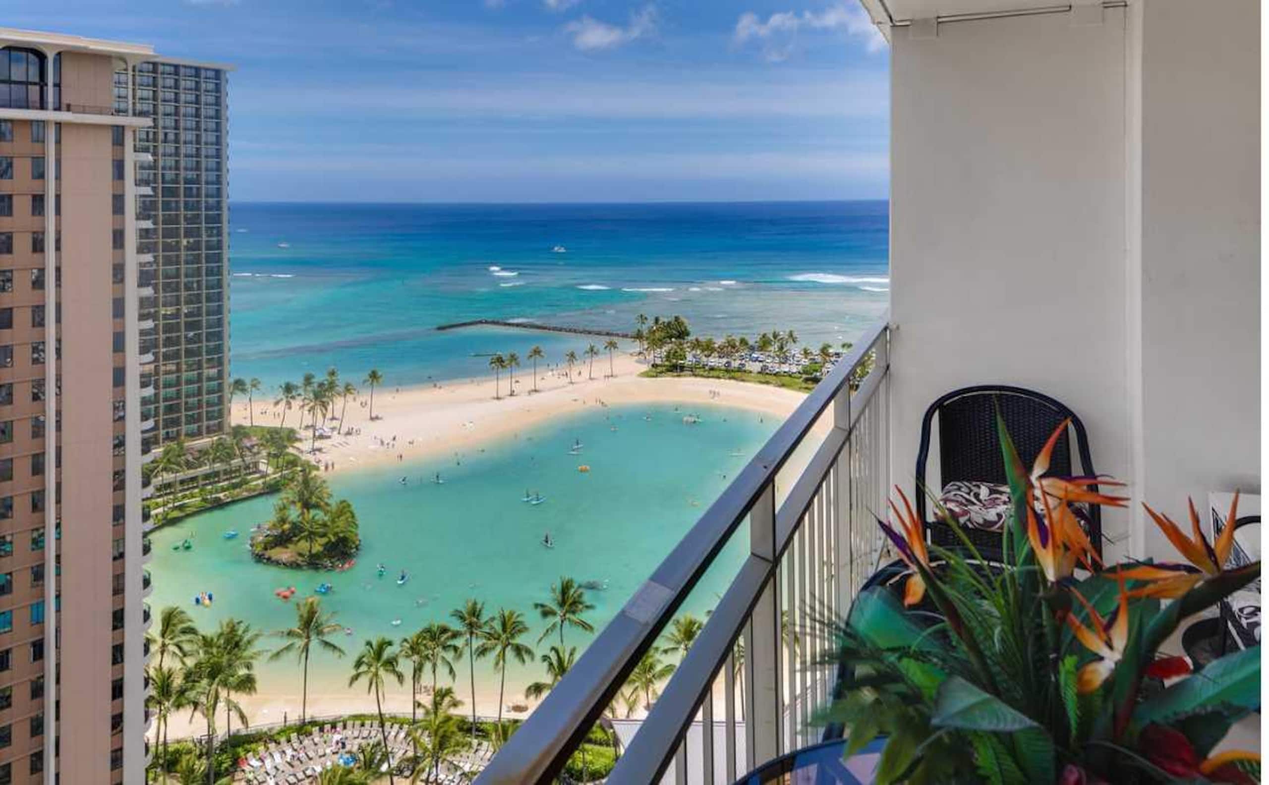 Condo in Waikiki · ★4.52 · 1 bedroom · 2 beds · 1 private bath - Image 4
