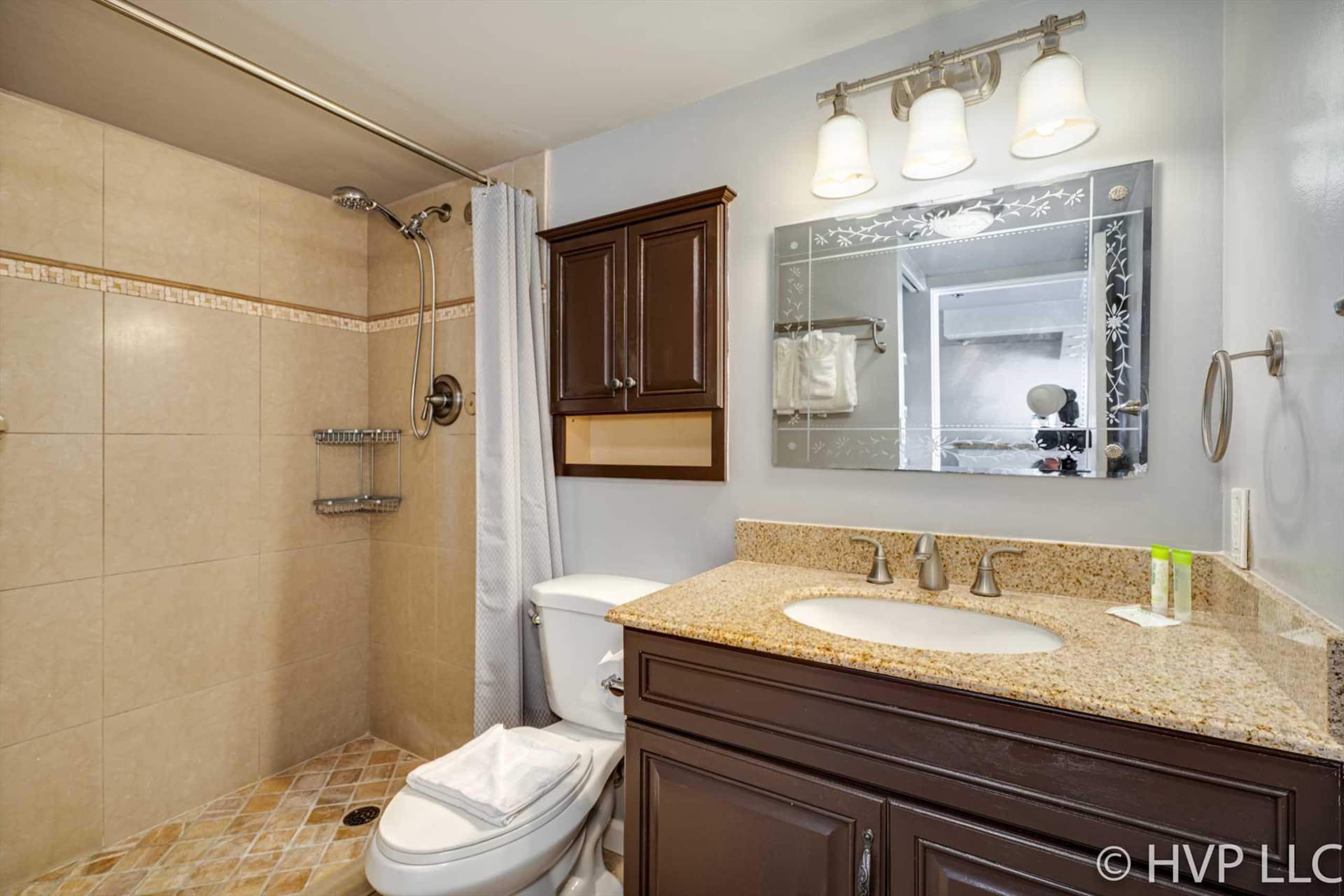Condo in Honolulu · ★4.58 · 1 bedroom · 2 beds · 1 private bath - Image 18