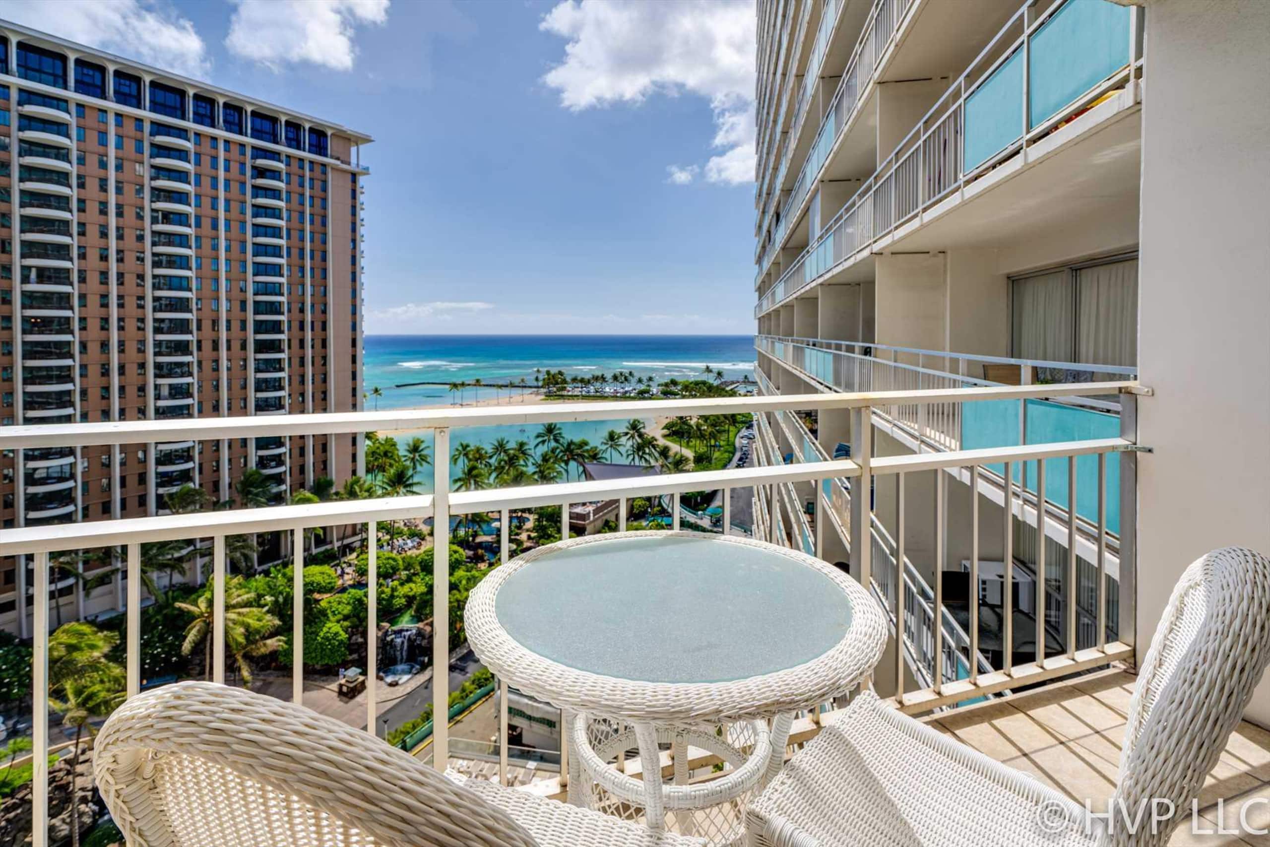 Condo in Honolulu · ★4.58 · 1 bedroom · 2 beds · 1 private bath - Image 21