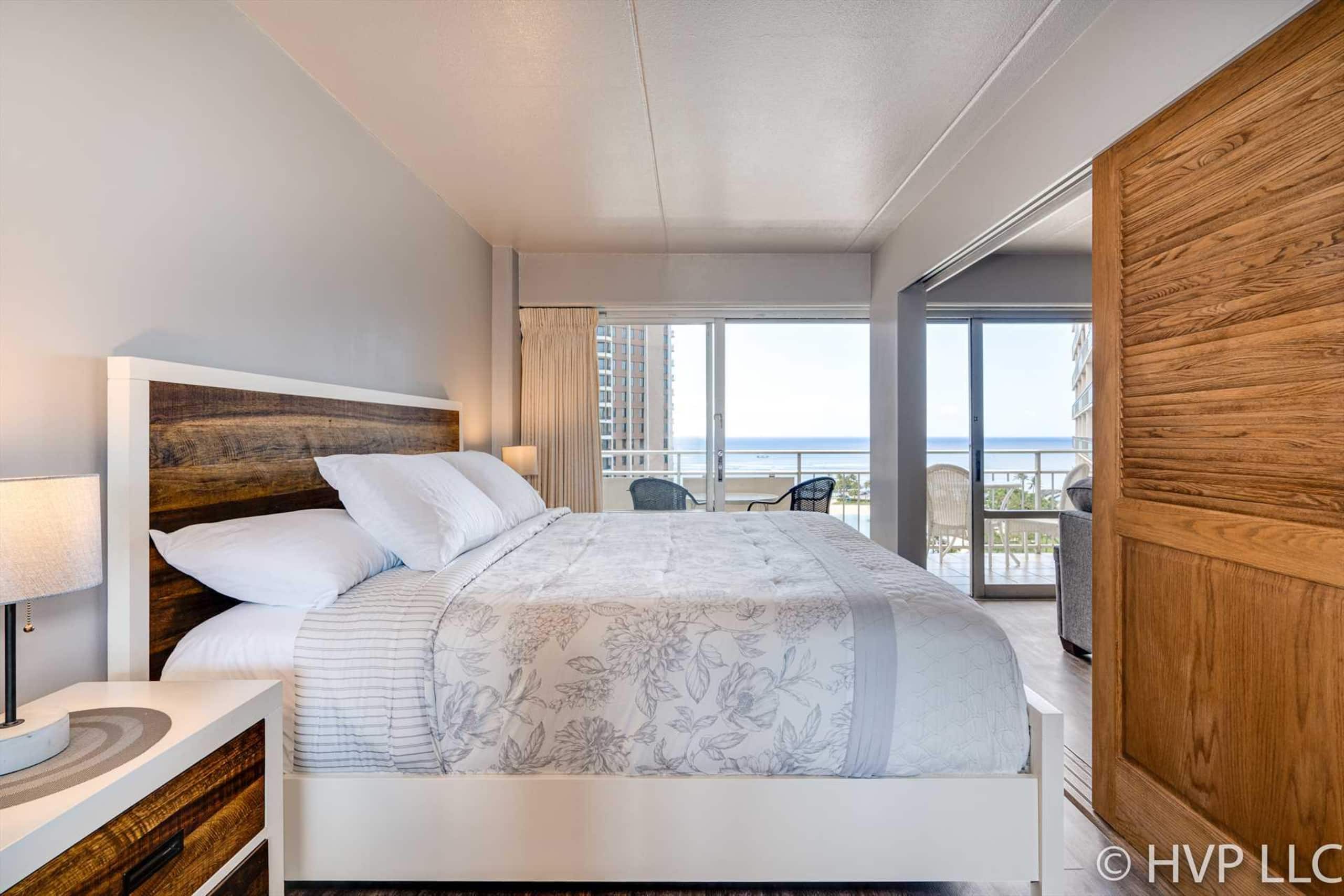 Condo in Honolulu · ★4.58 · 1 bedroom · 2 beds · 1 private bath - Image 7