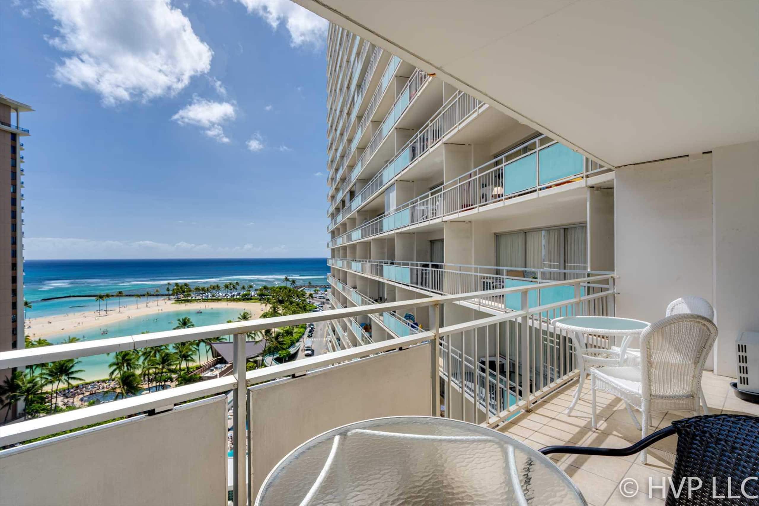 Condo in Honolulu · ★4.58 · 1 bedroom · 2 beds · 1 private bath - Image 20