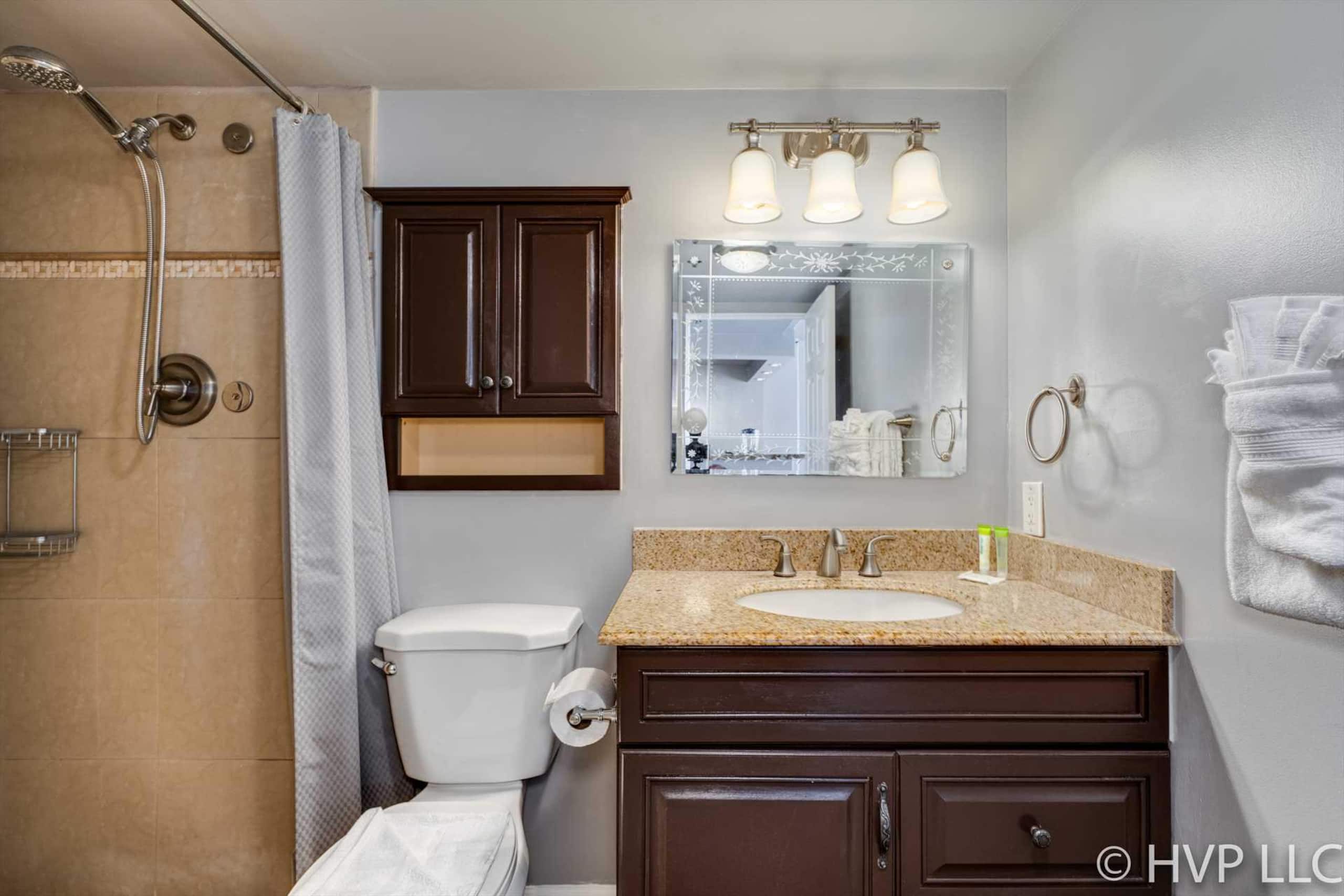 Condo in Honolulu · ★4.58 · 1 bedroom · 2 beds · 1 private bath - Image 17