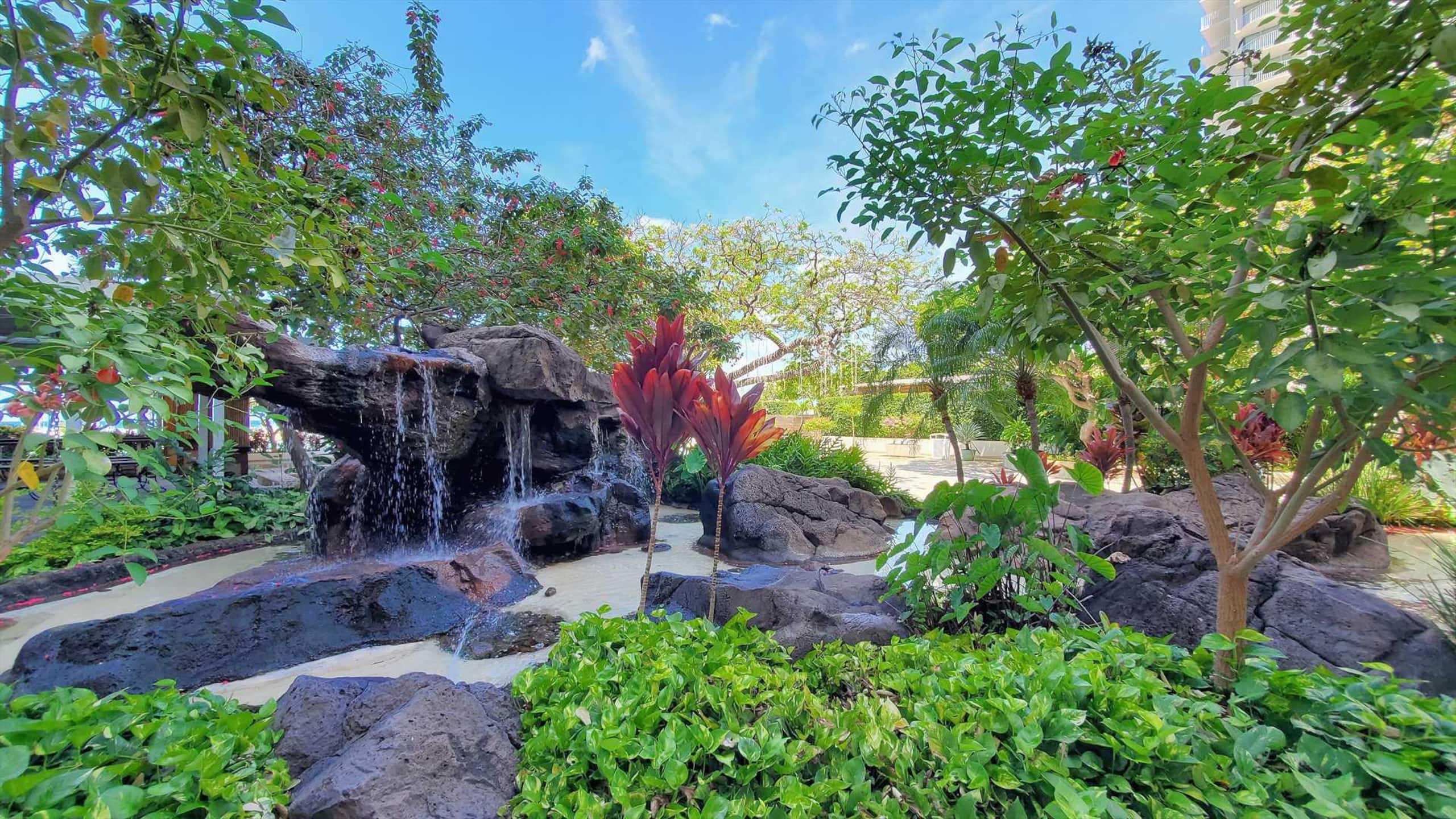 Condo in Honolulu · ★4.58 · 1 bedroom · 2 beds · 1 private bath - Image 31