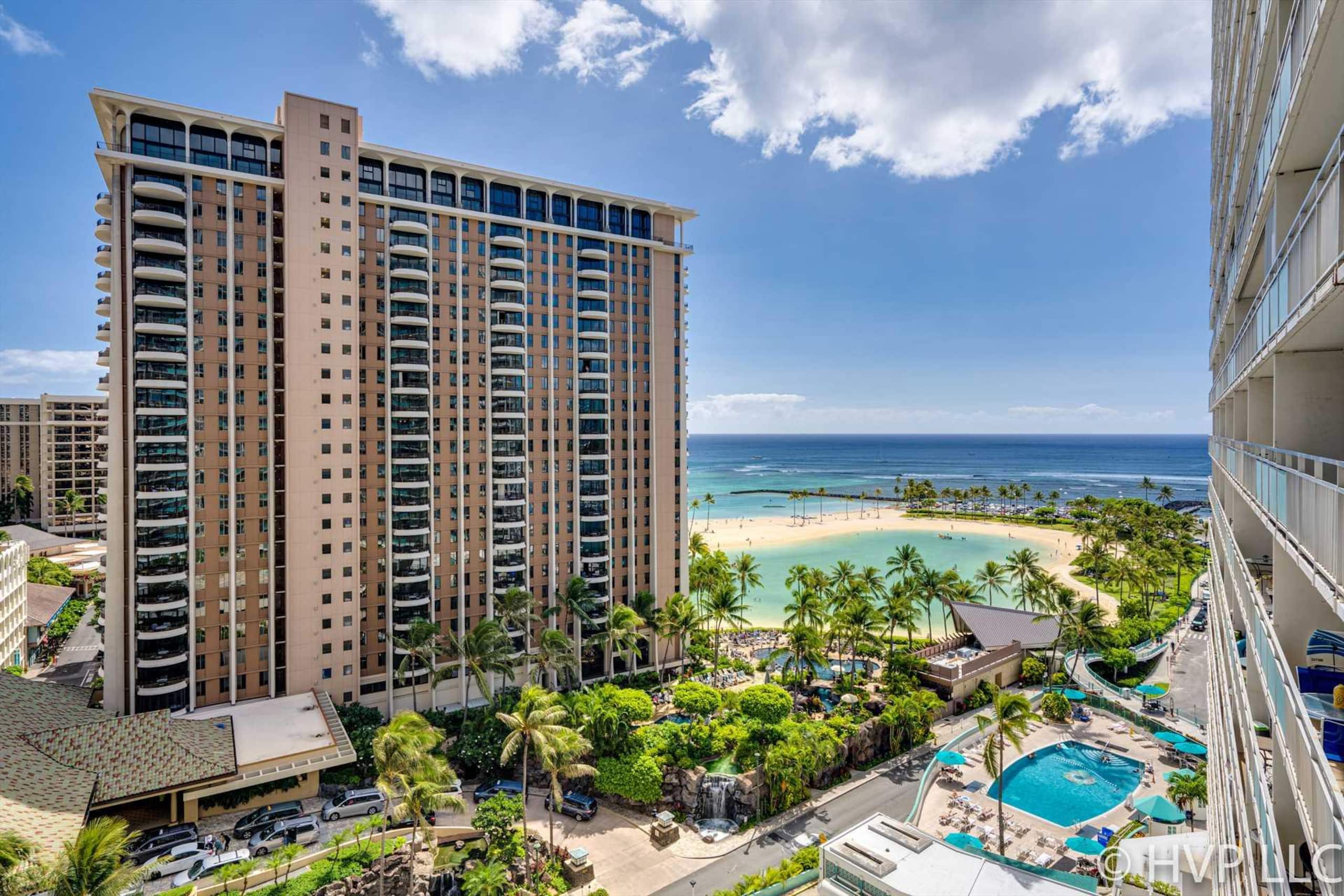 Condo in Honolulu · ★4.58 · 1 bedroom · 2 beds · 1 private bath - Image 2