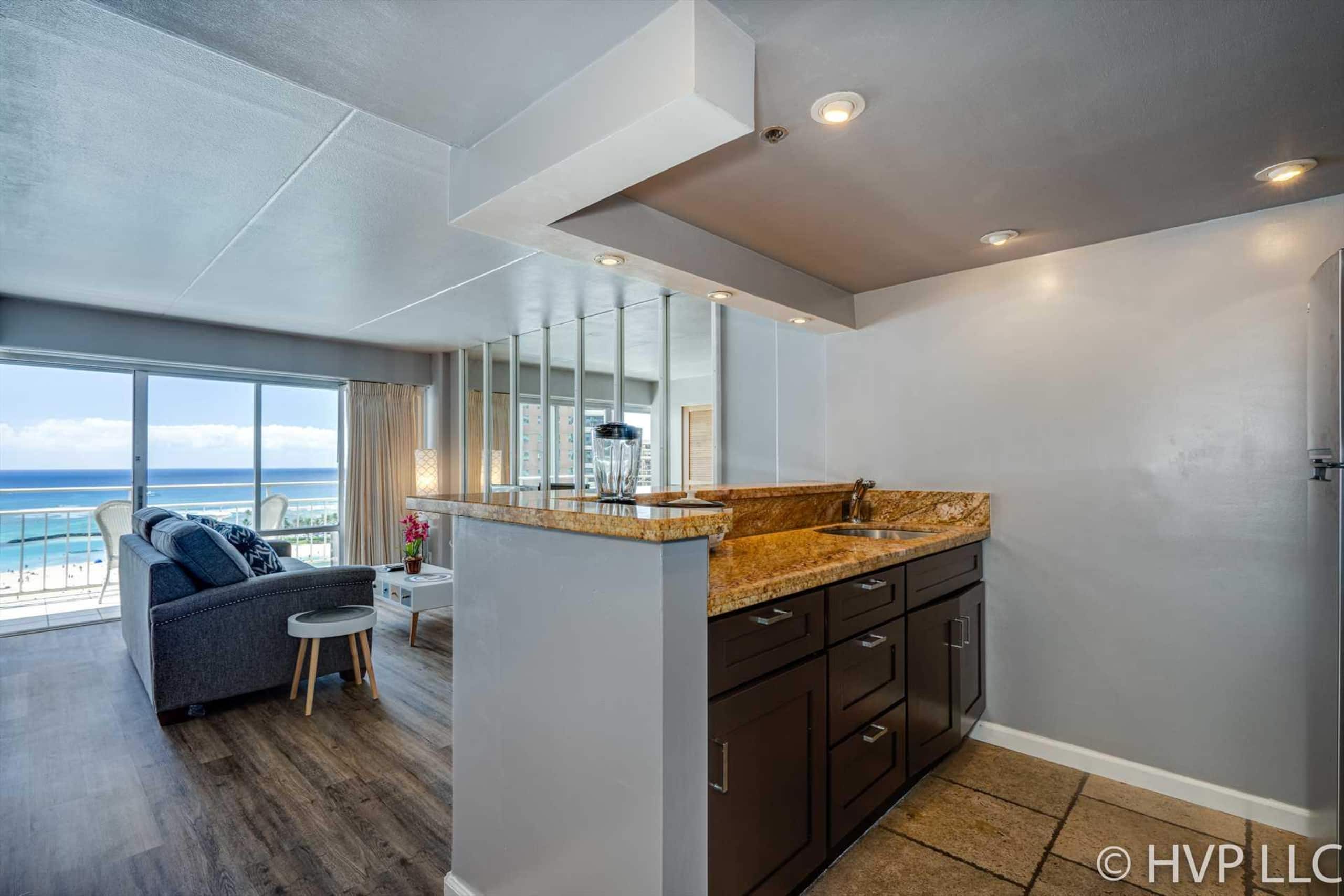 Condo in Honolulu · ★4.58 · 1 bedroom · 2 beds · 1 private bath - Image 8