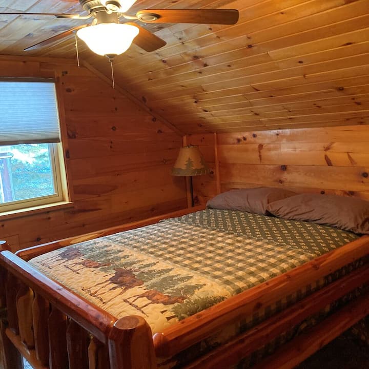 1 des 2 chambres du niveau supérieur. Celui-ci est un lit double