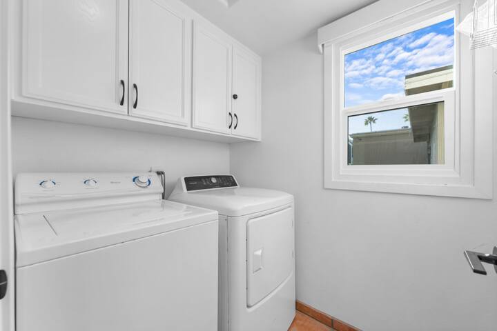 Panoramic Luxe Ocean Views Rooftop Deck Sleeps 12 gallery image 4